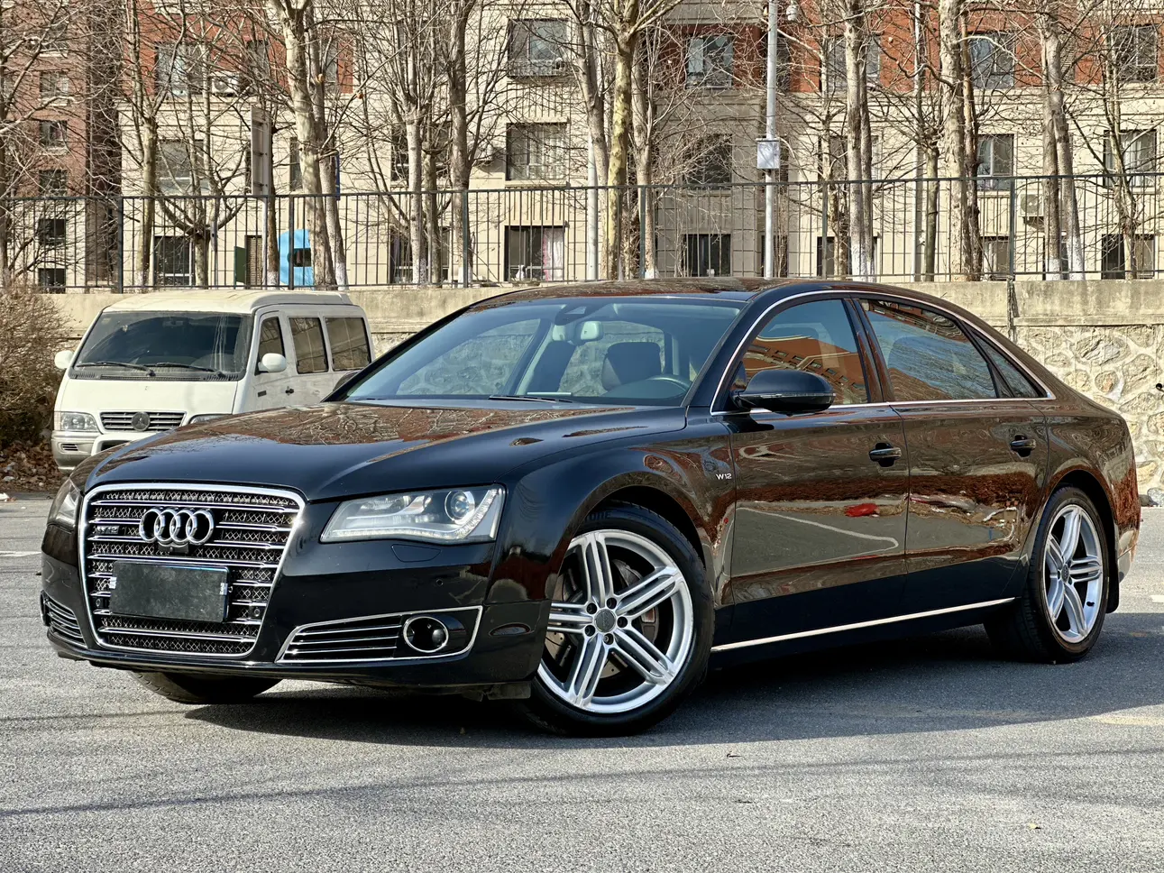 Audi A8  из Китая