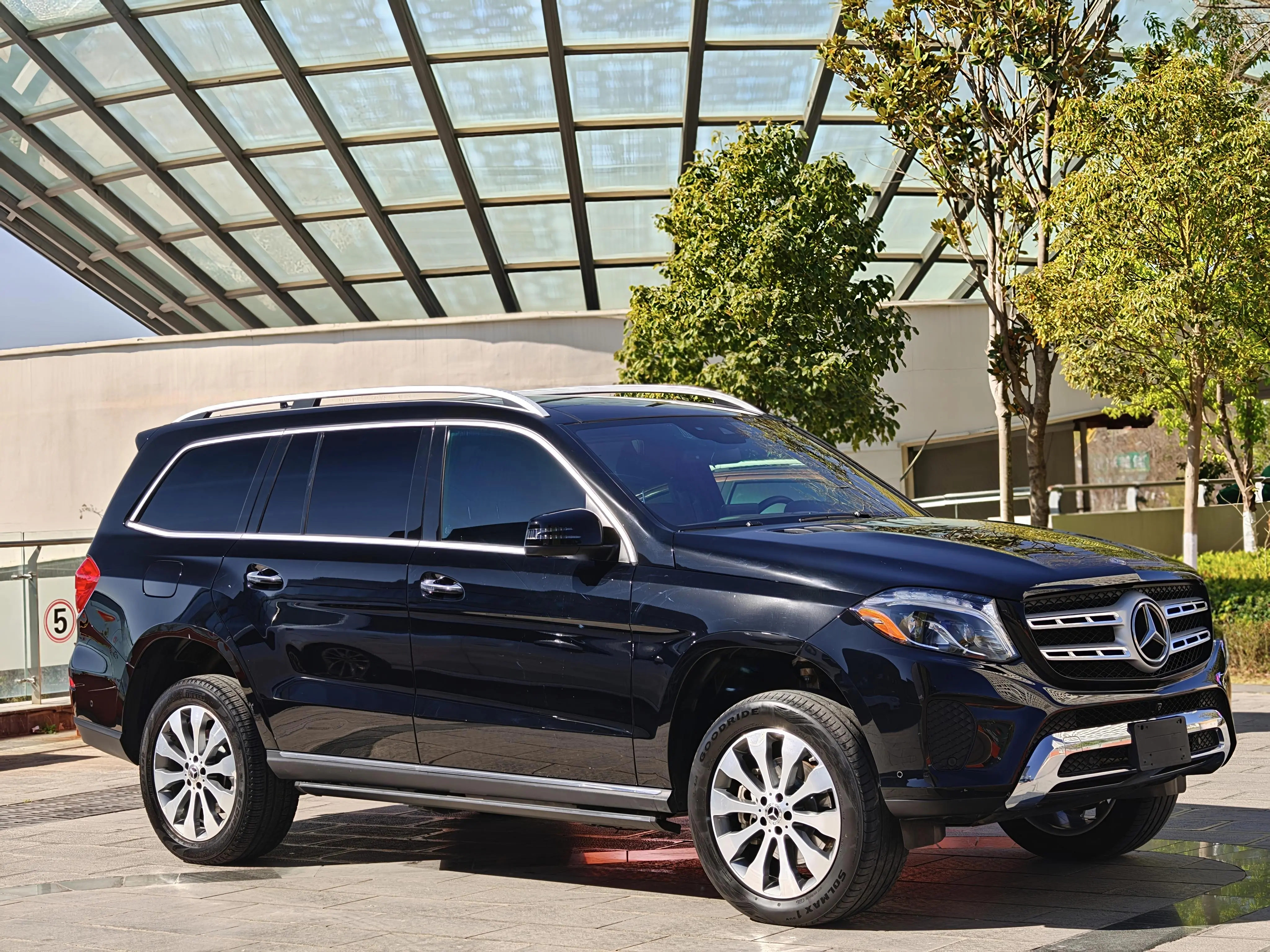 Mercedes-Benz Mercedes Benz GLS