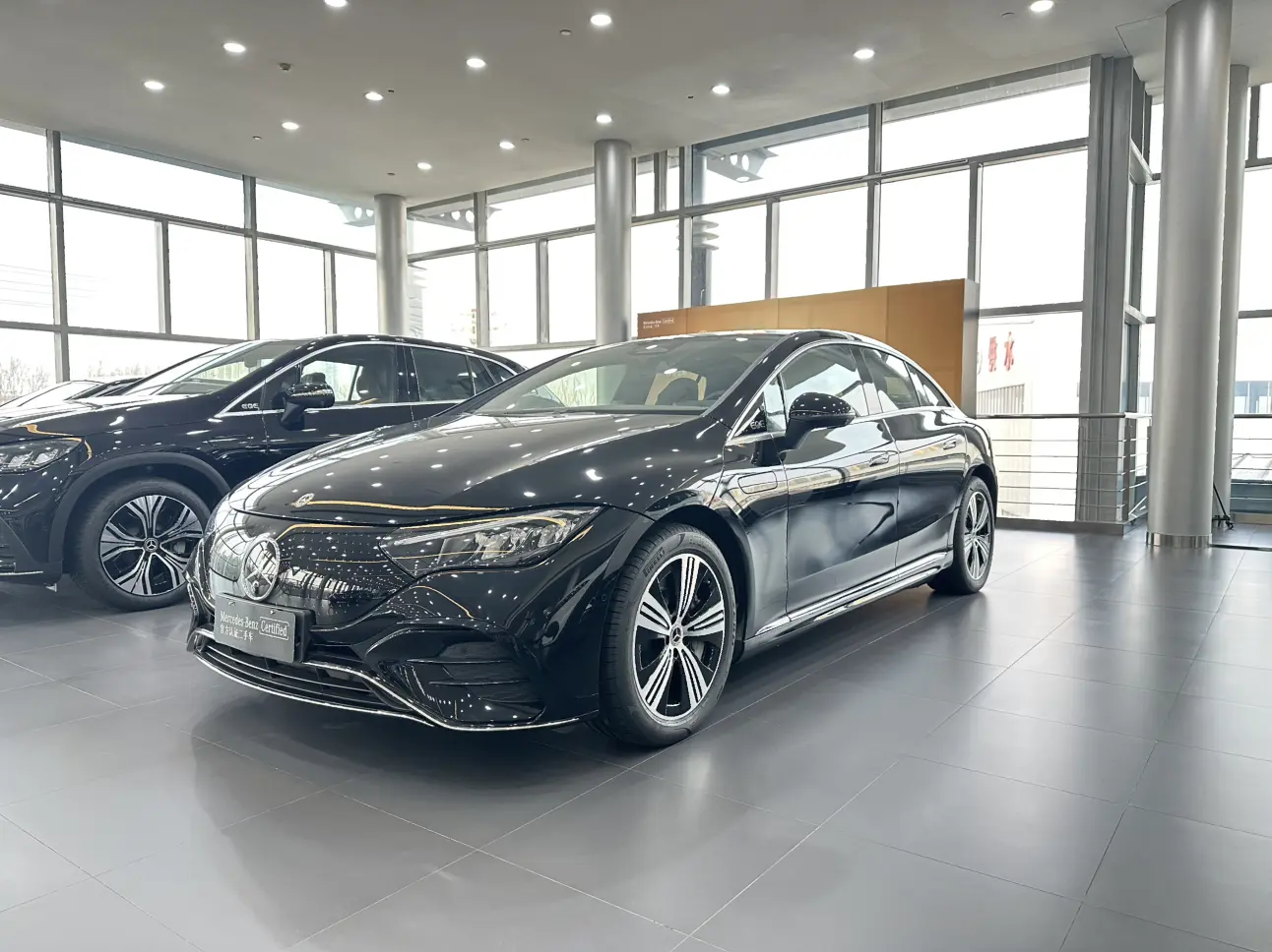 Mercedes-Benz EQE  из Китая