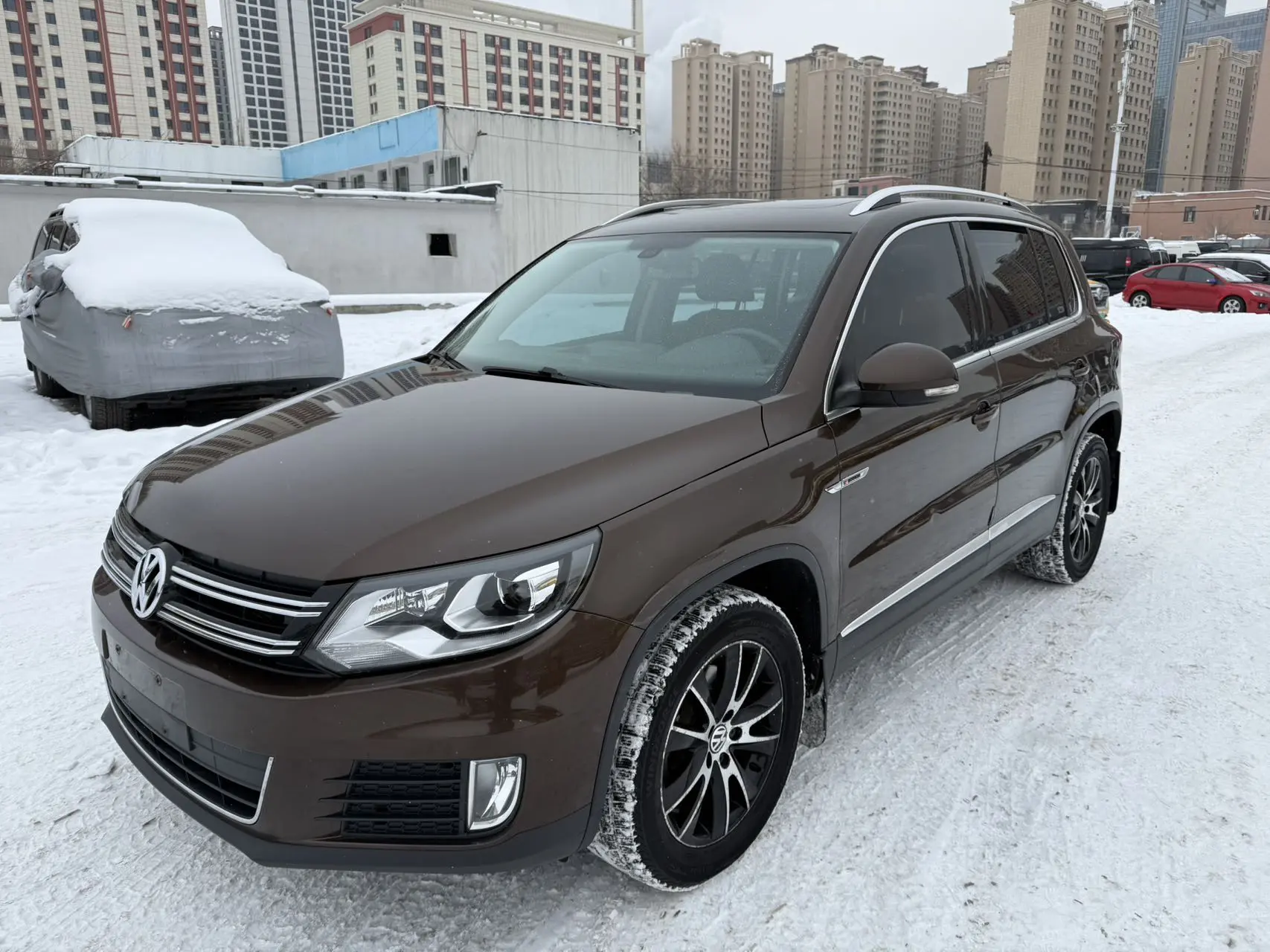 Volkswagen Tiguan (Tharu)  из Китая