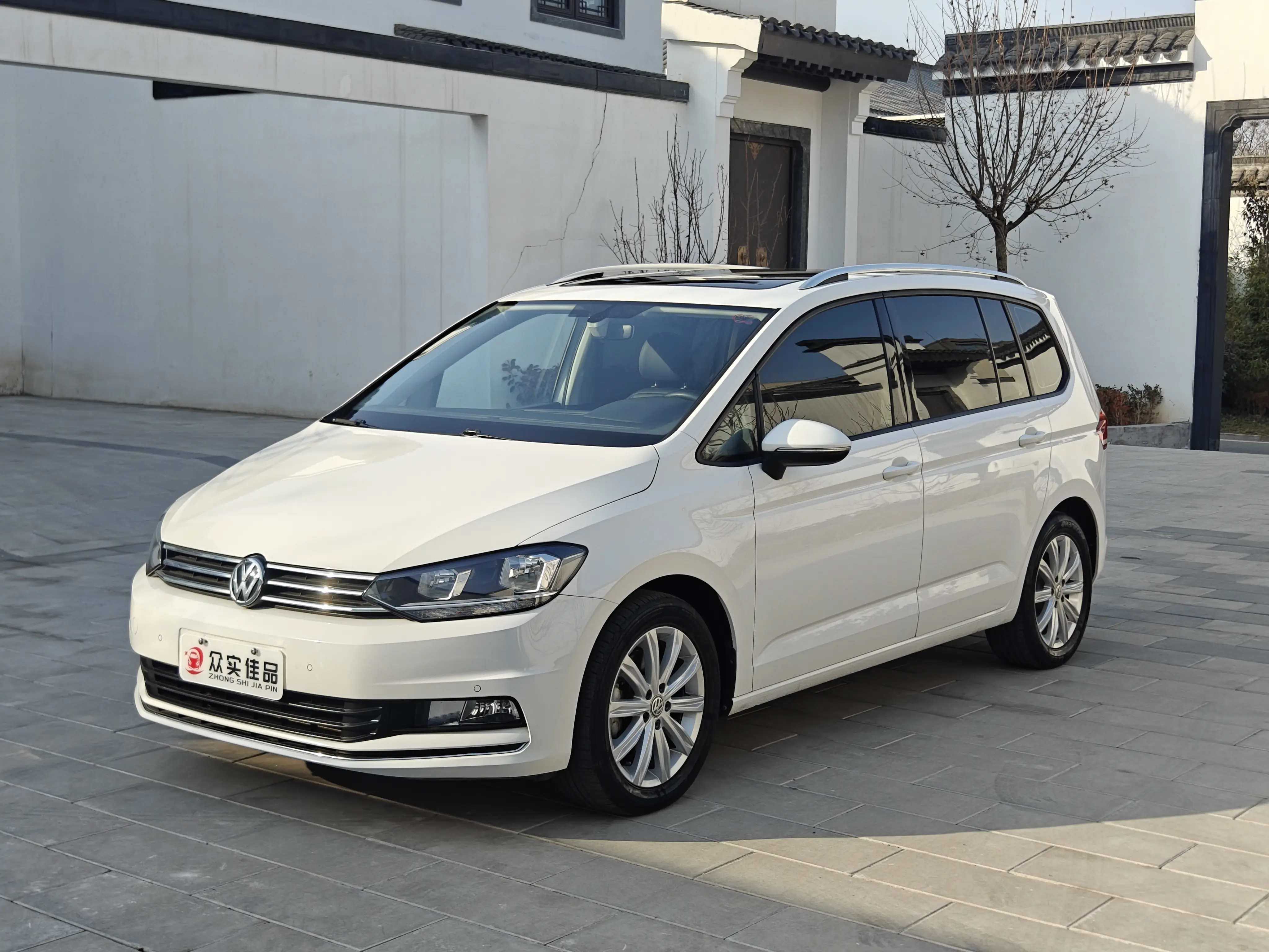 Volkswagen Touran L  из Китая