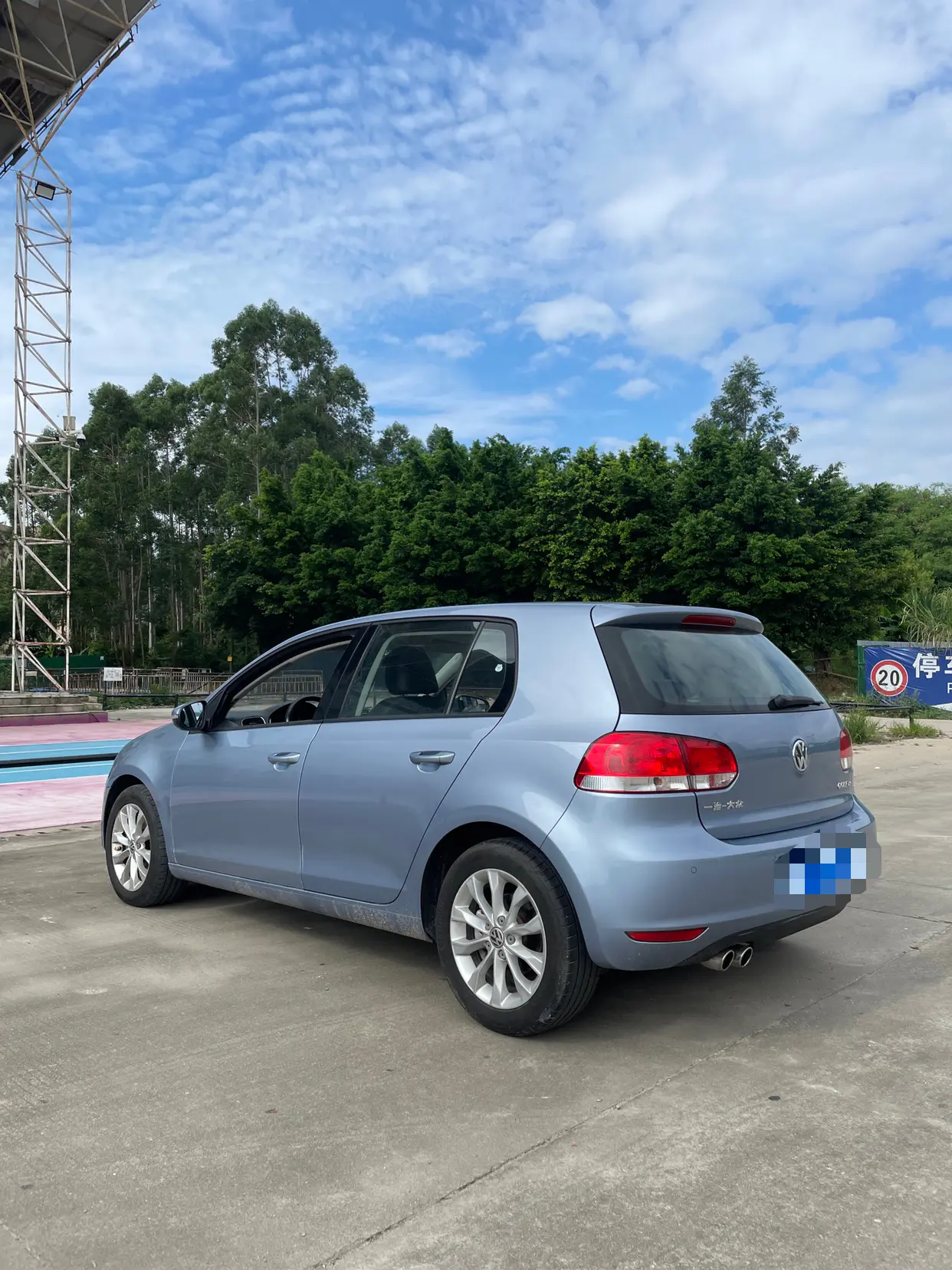 Volkswagen Golf  из Китая