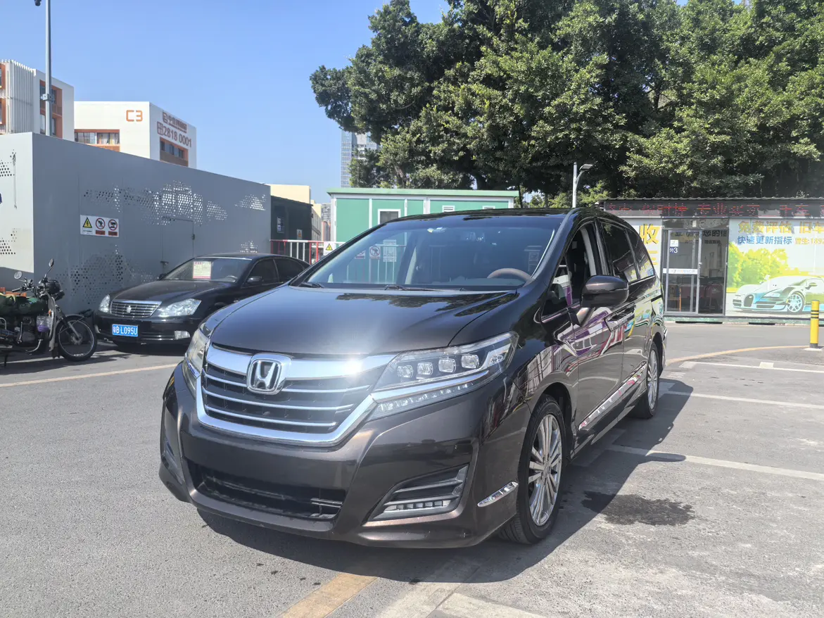 Honda Elysion (Alison)  из Китая