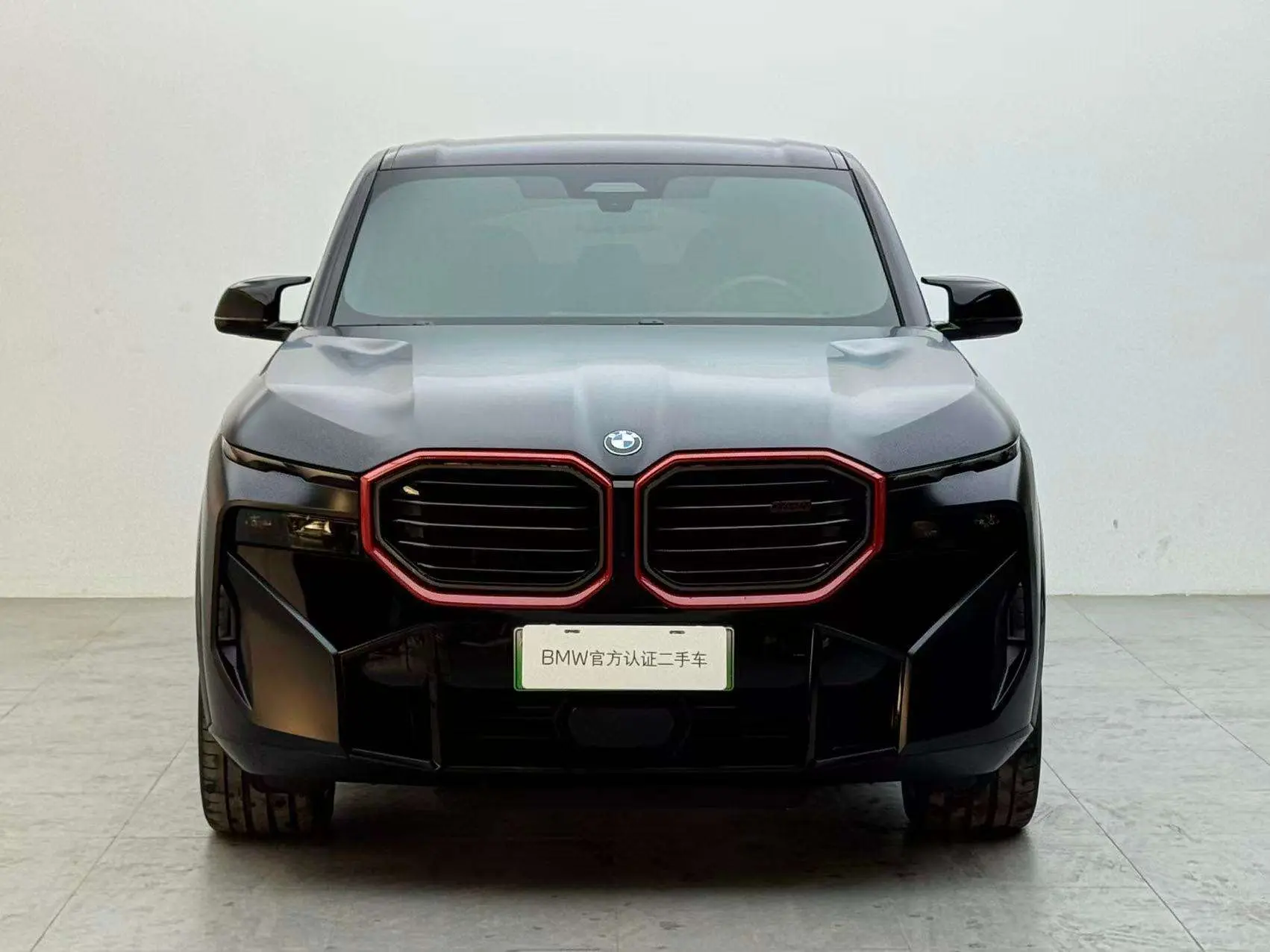 BMW XM  из Китая