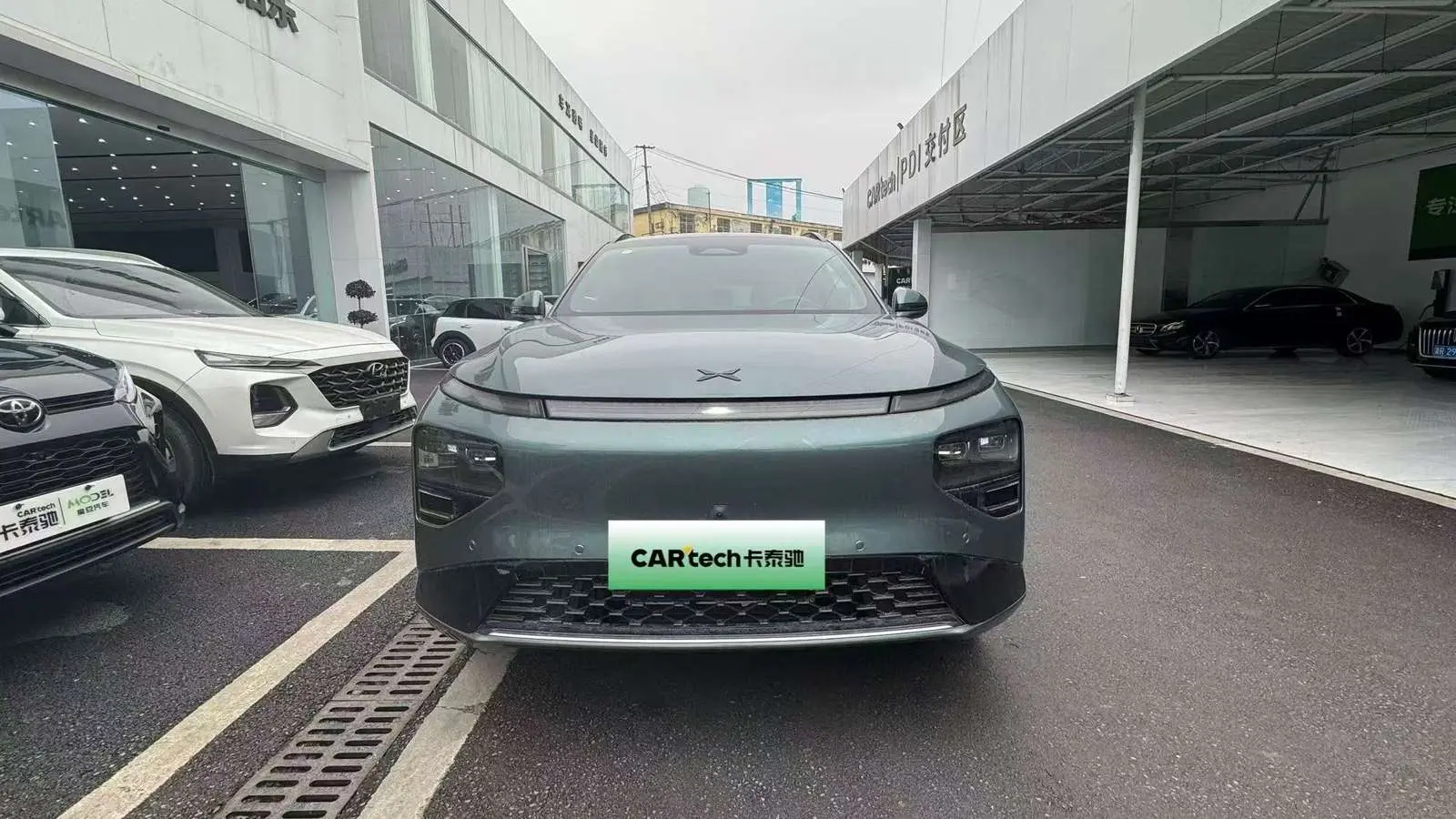 Xpeng G9  из Китая