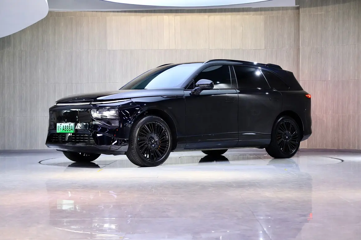 Xpeng G9  из Китая