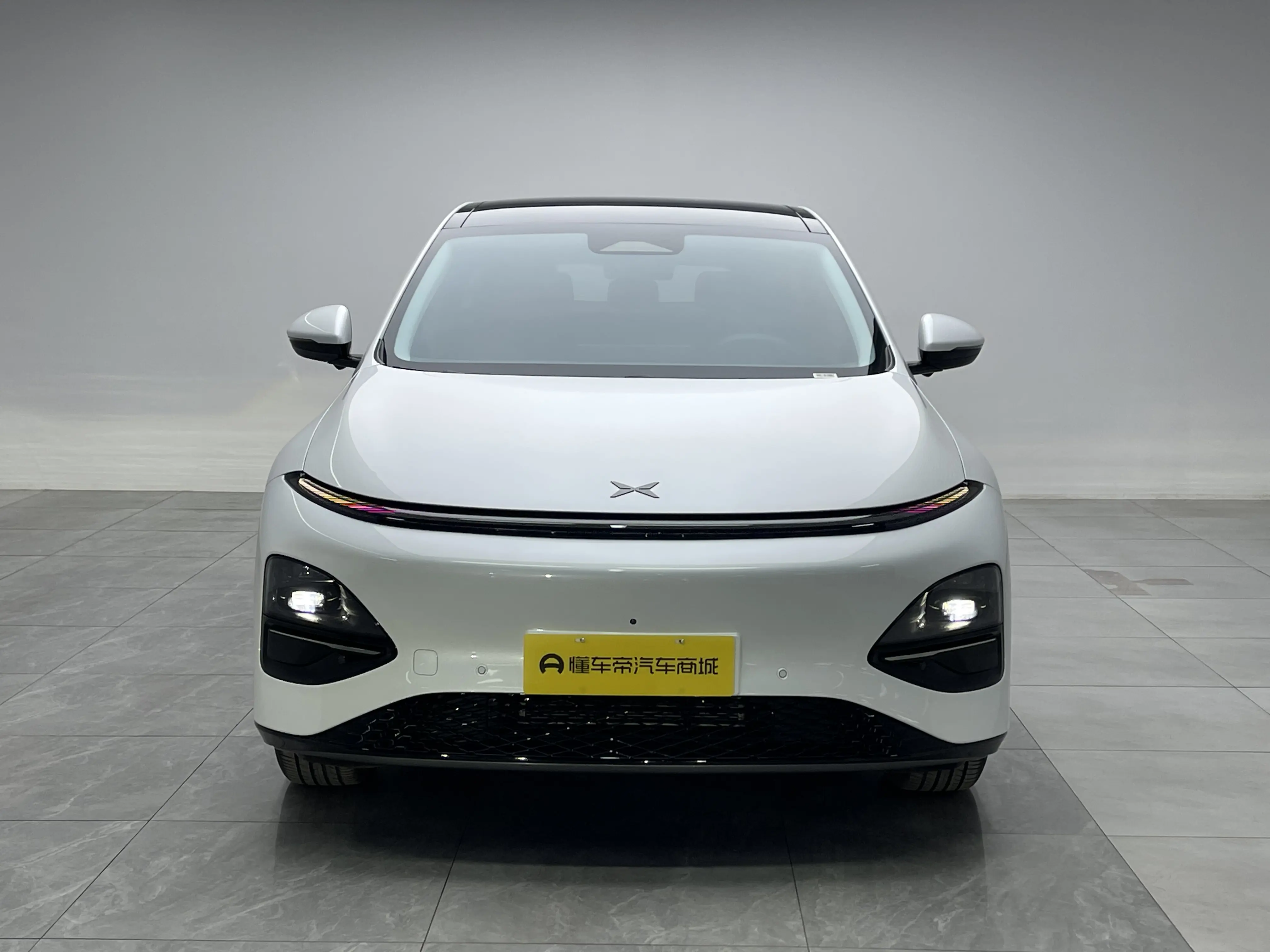 Xpeng G6  из Китая