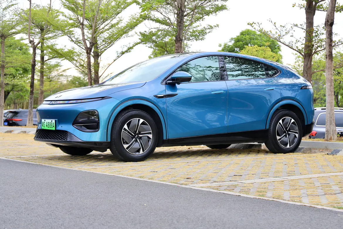 Xpeng G6  из Китая