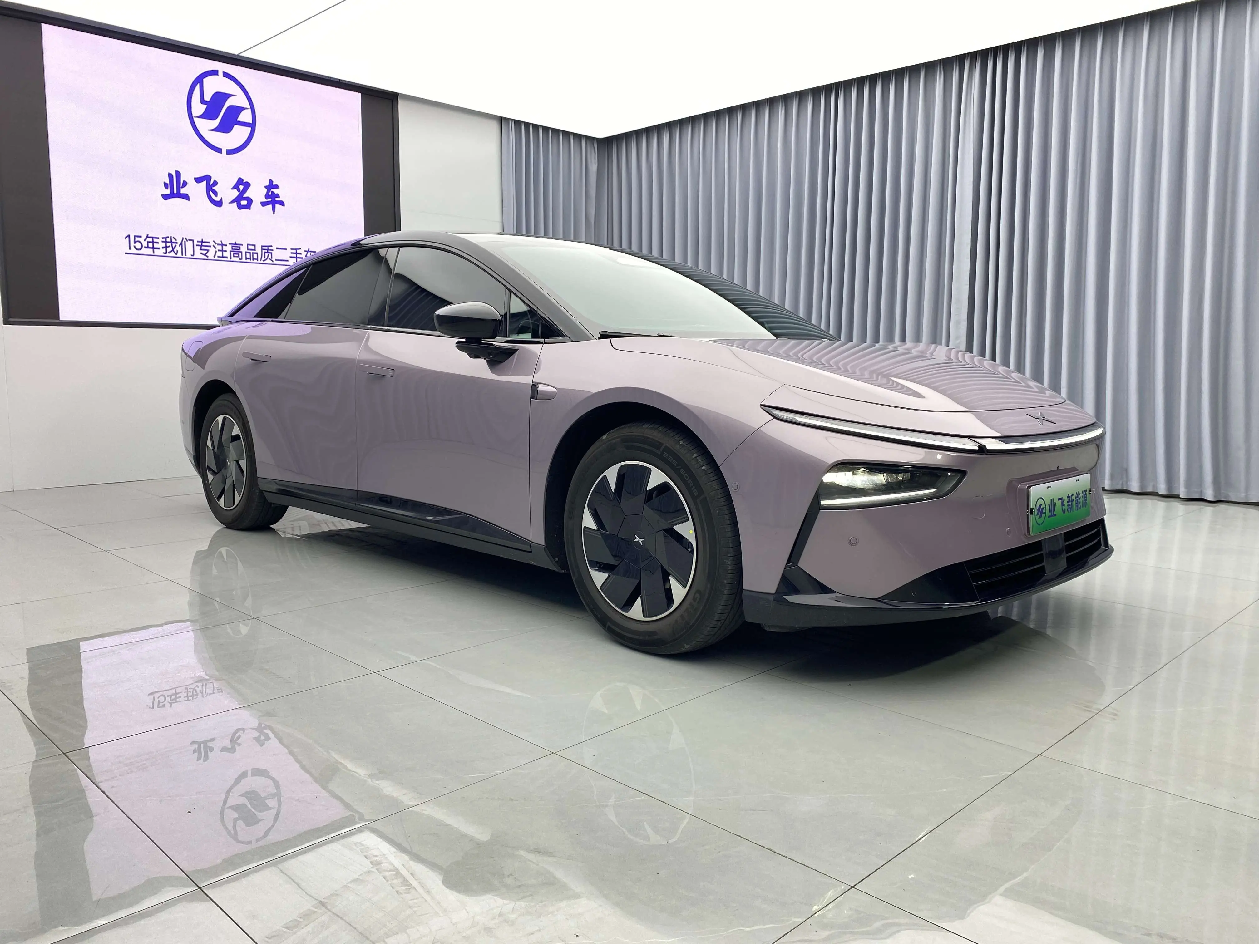 Xpeng P7+  из Китая