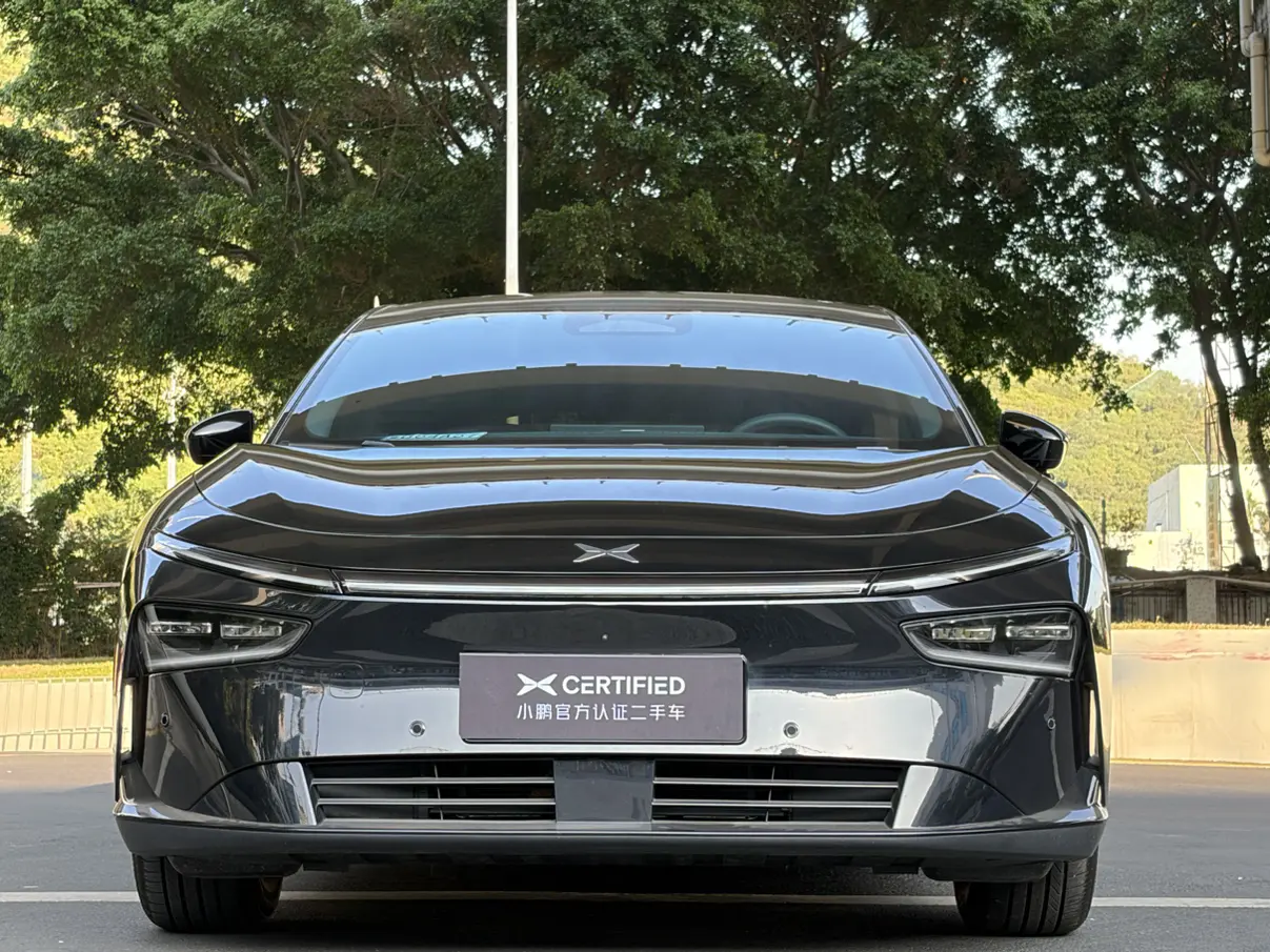 Xpeng P7+  из Китая