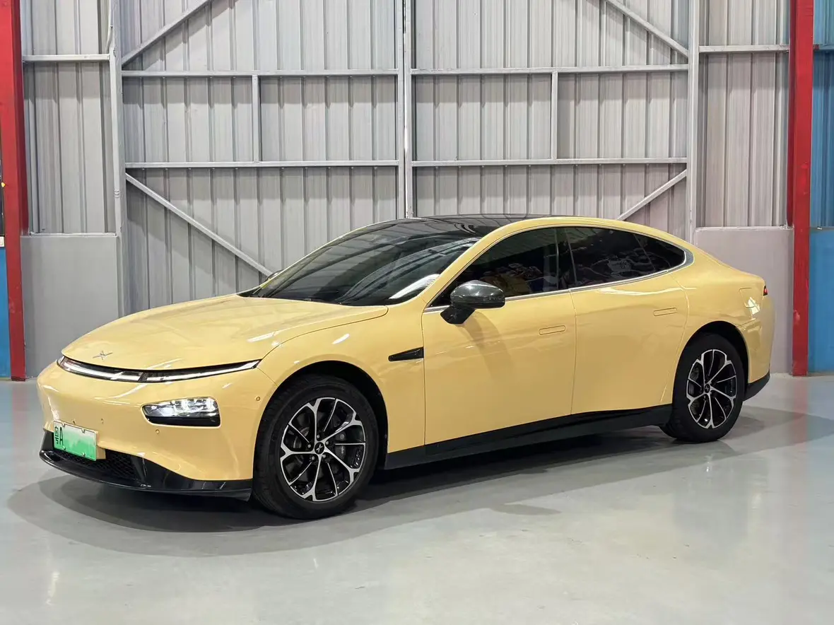 Xpeng P7  из Китая