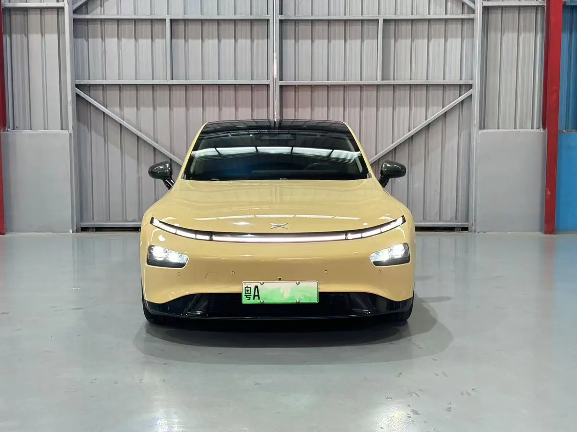 Xpeng P7  из Китая