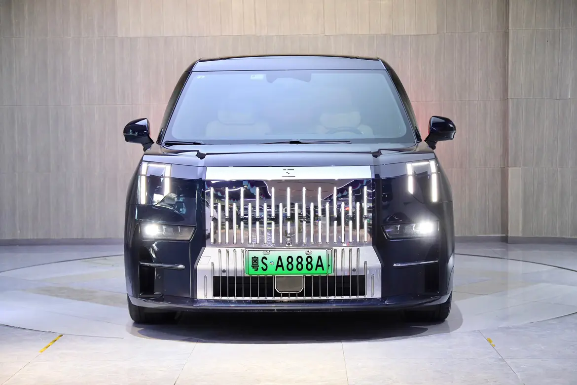 ZEEKR 009  из Китая