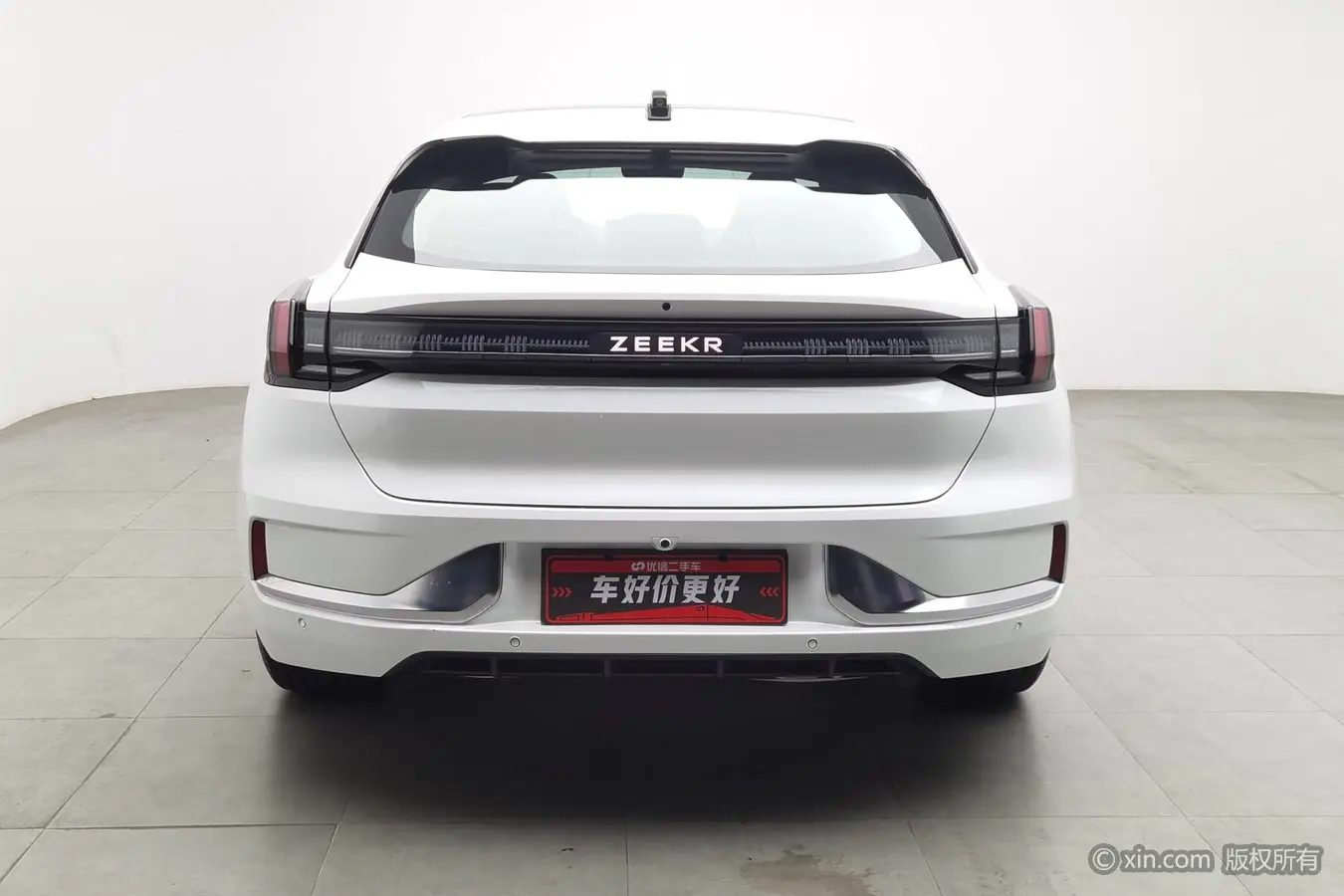 ZEEKR 001