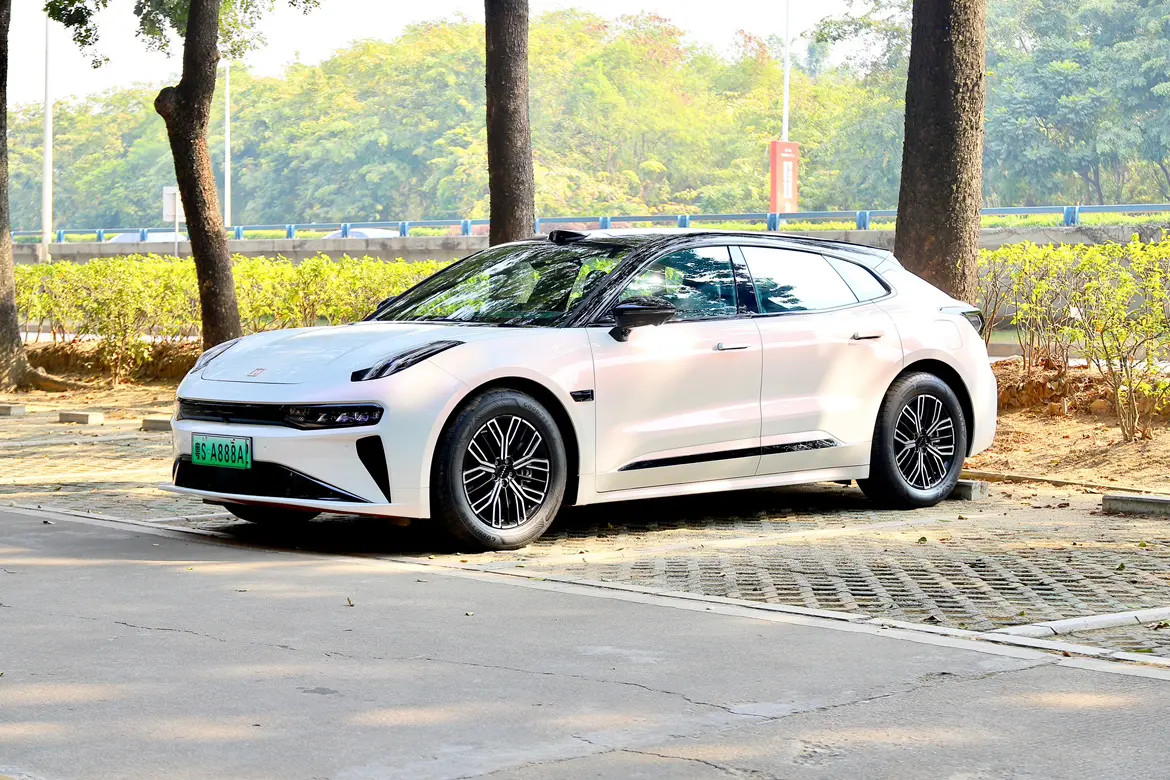 ZEEKR 001  из Китая