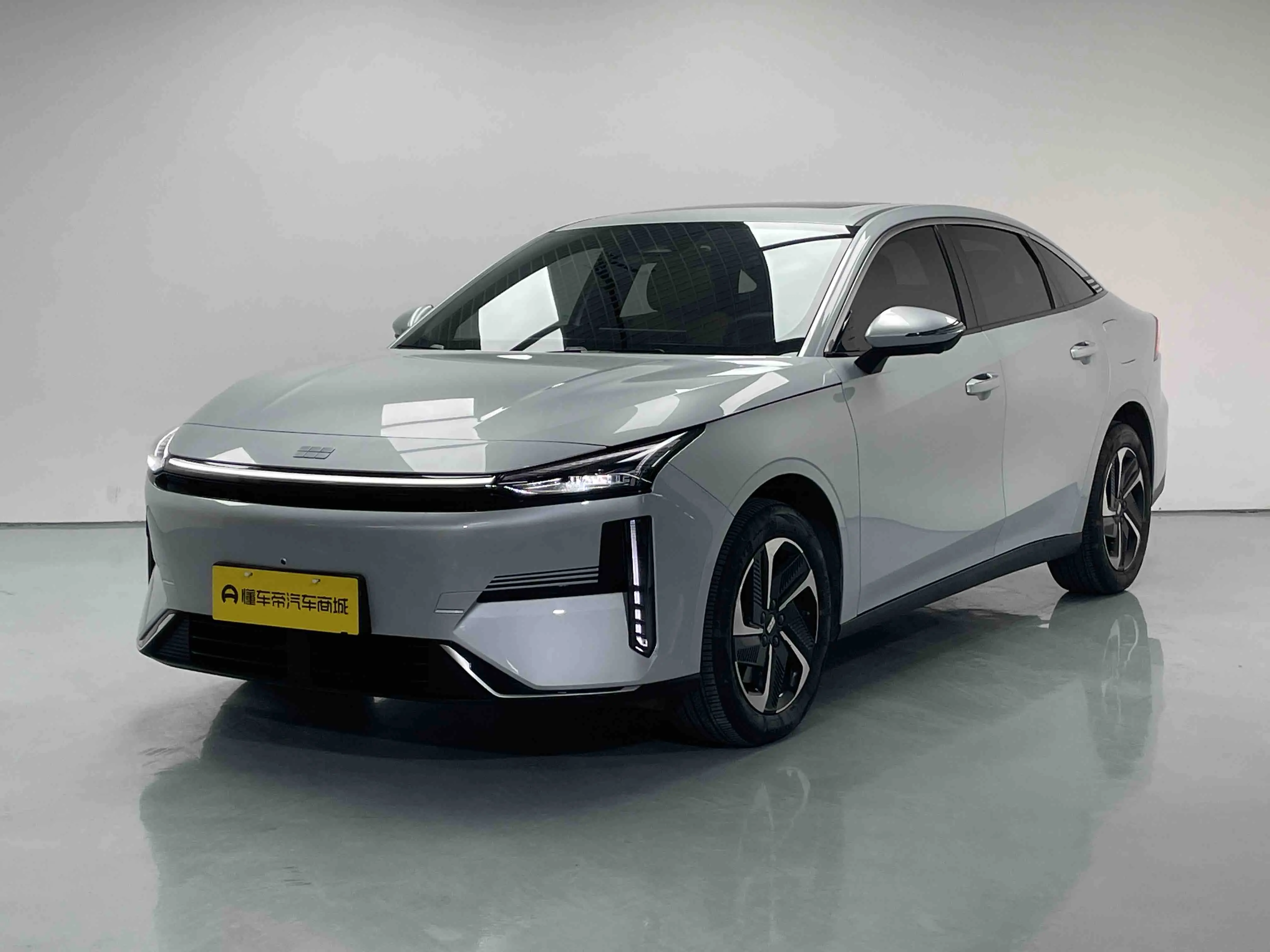 Geely Galaxy L6  из Китая