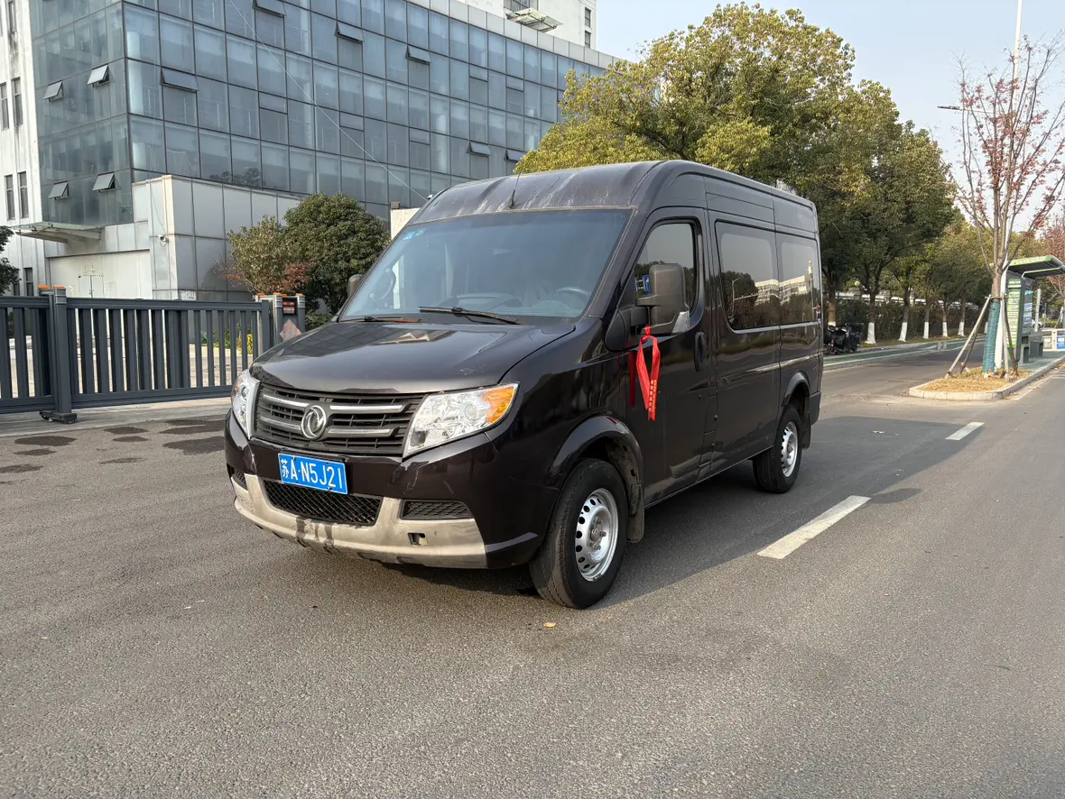 Dongfeng Yufeng  из Китая
