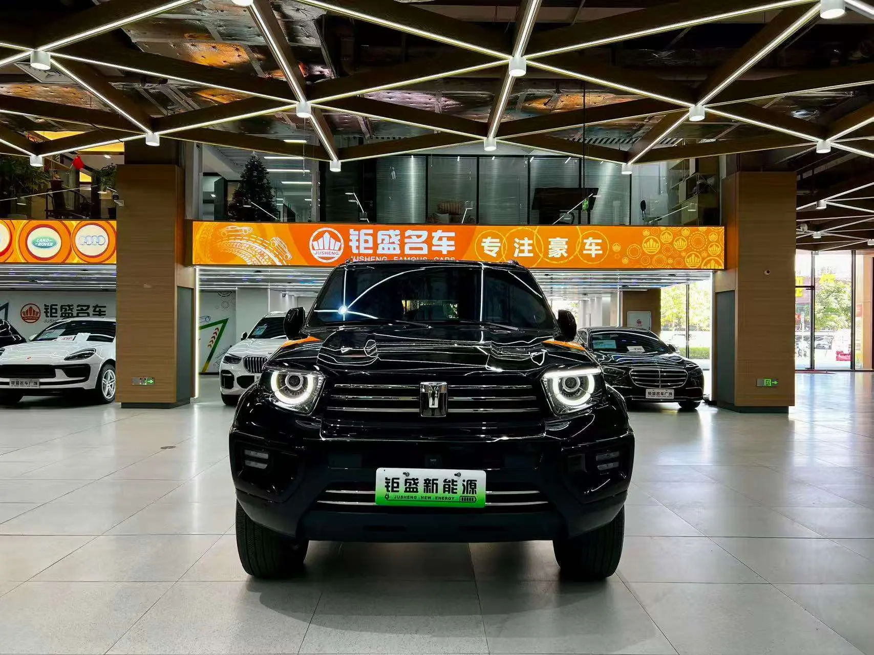 Tank 700 Hi4-T  из Китая