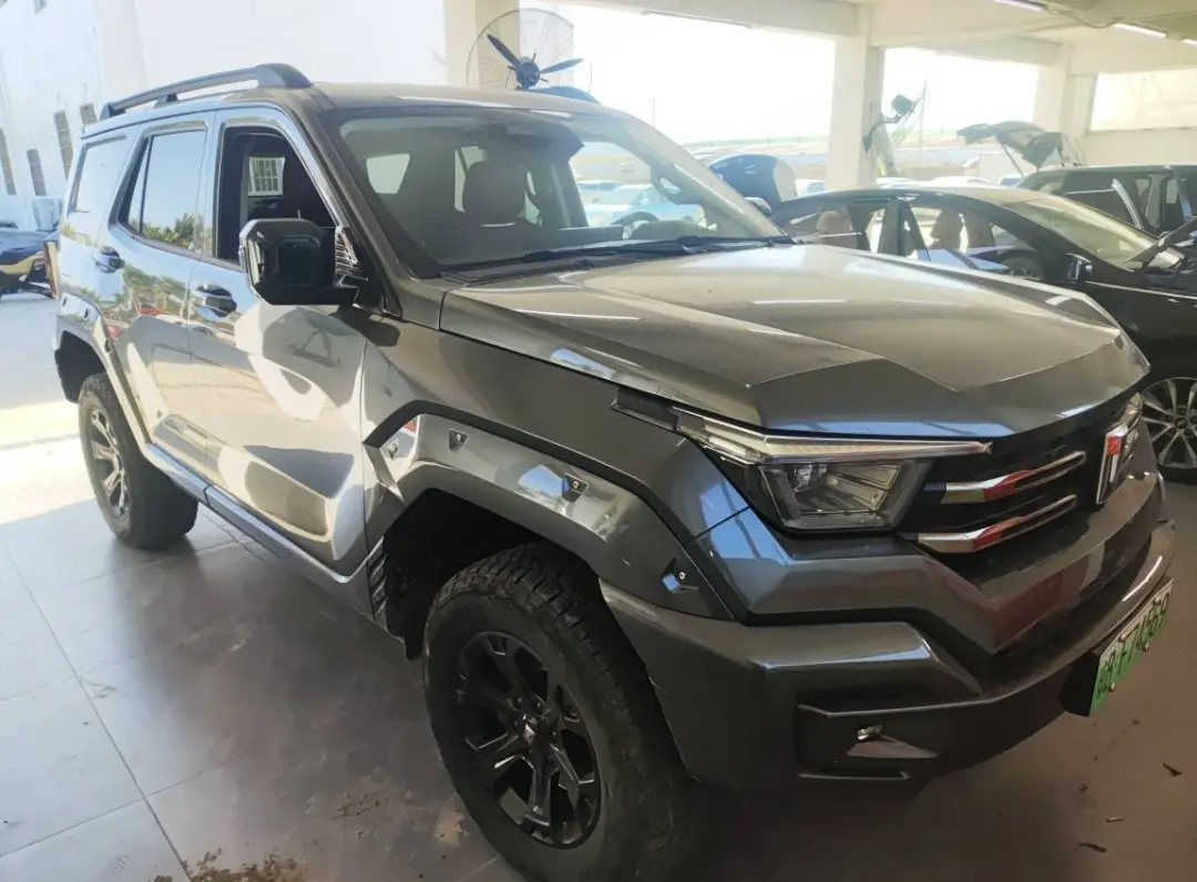 Tank 400 Hi4-T  из Китая