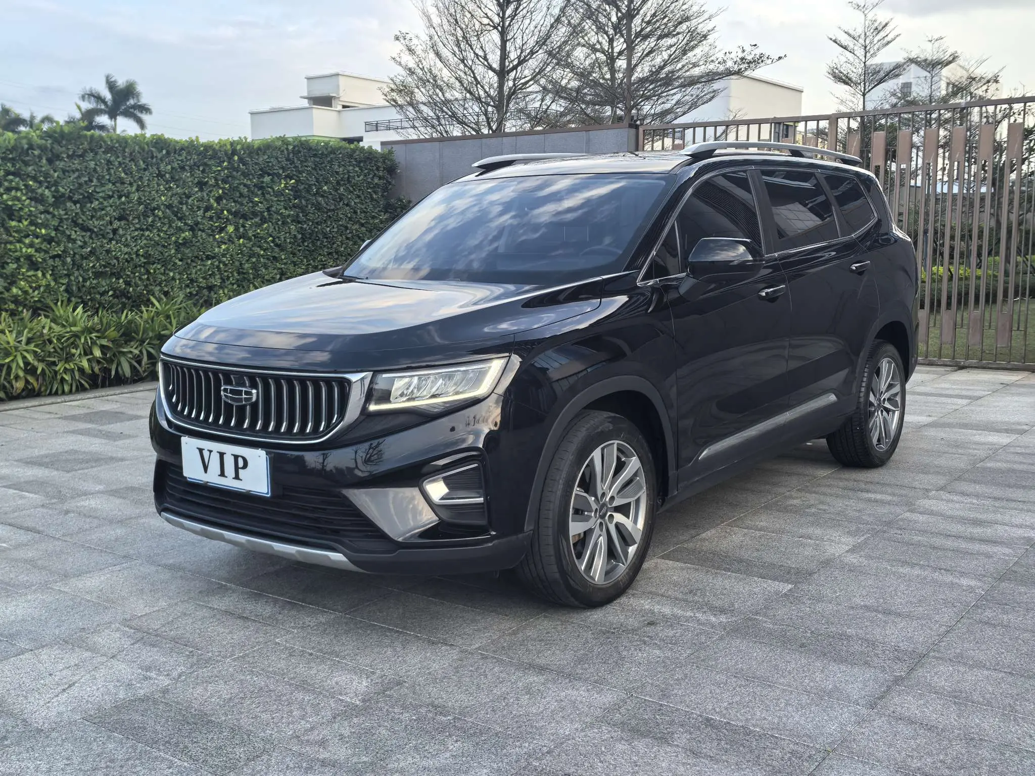 Geely Okavango  из Китая