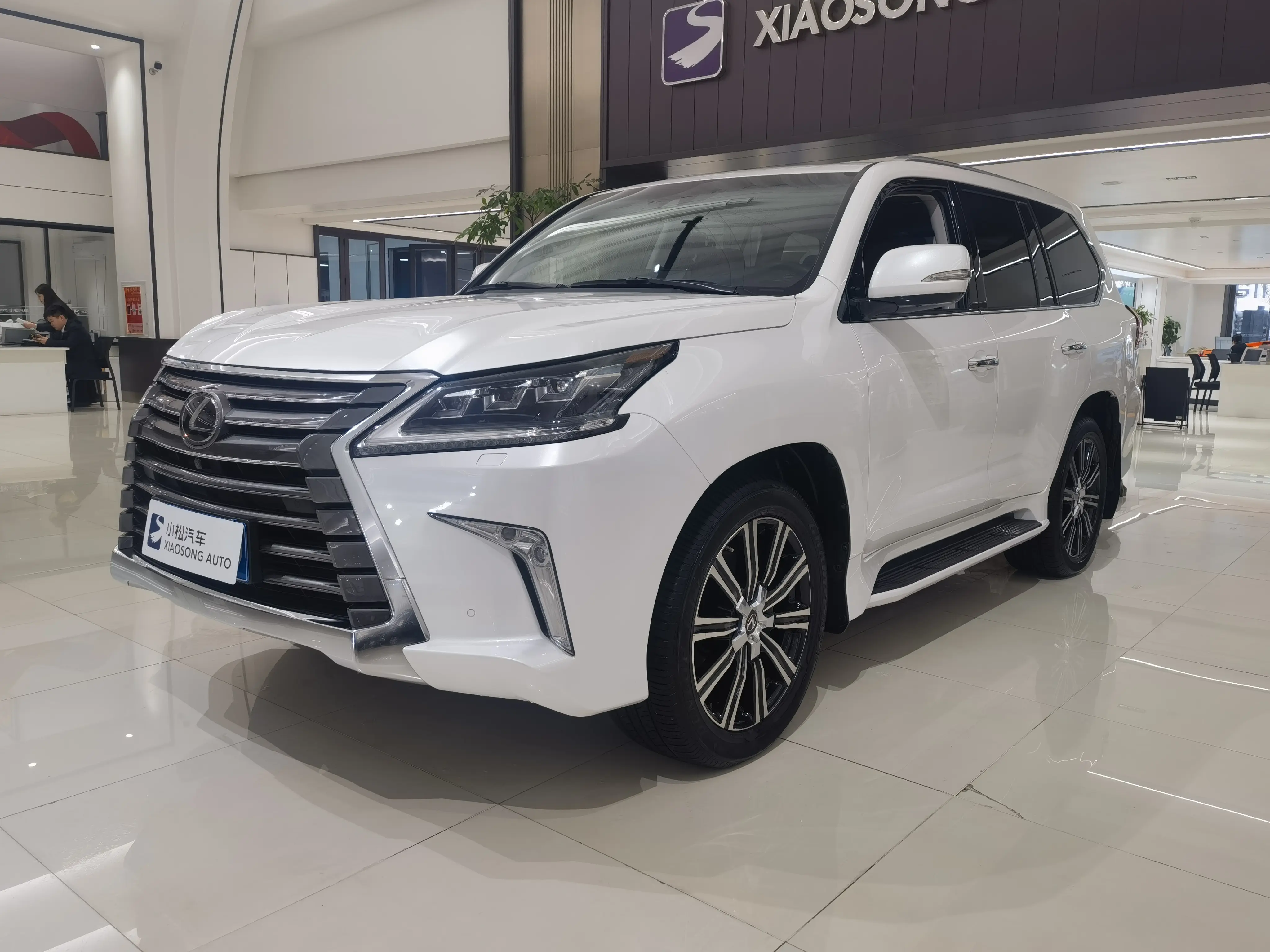 Lexus LX