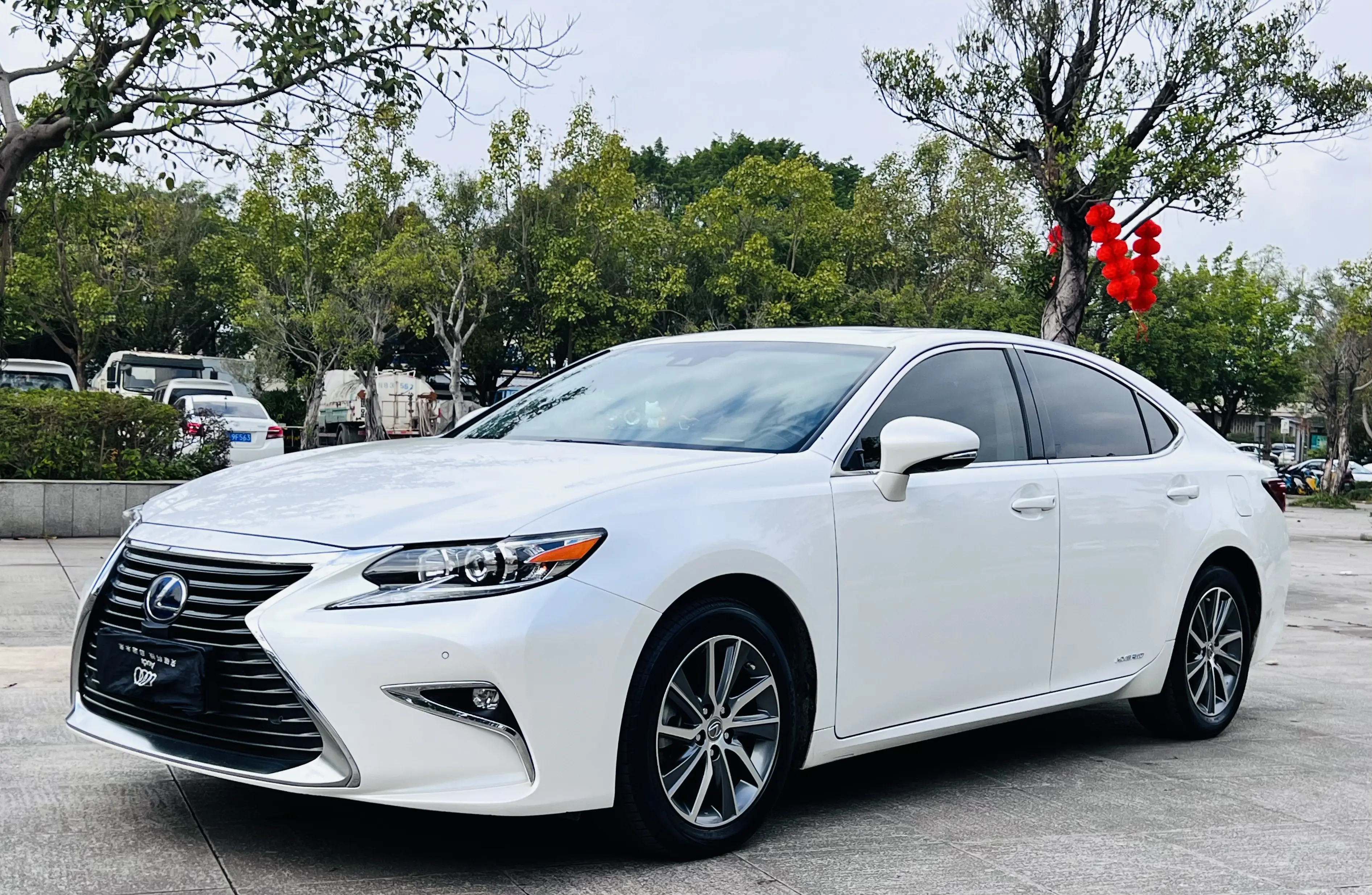 Lexus ES