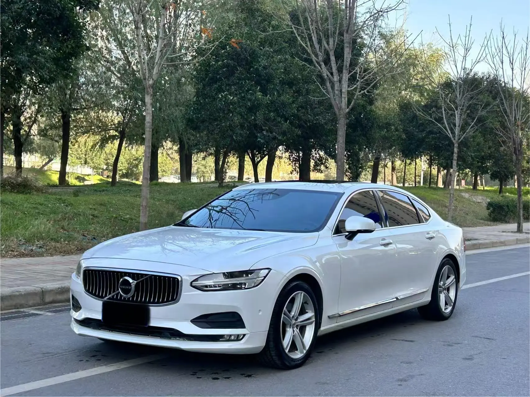 Volvo S90
