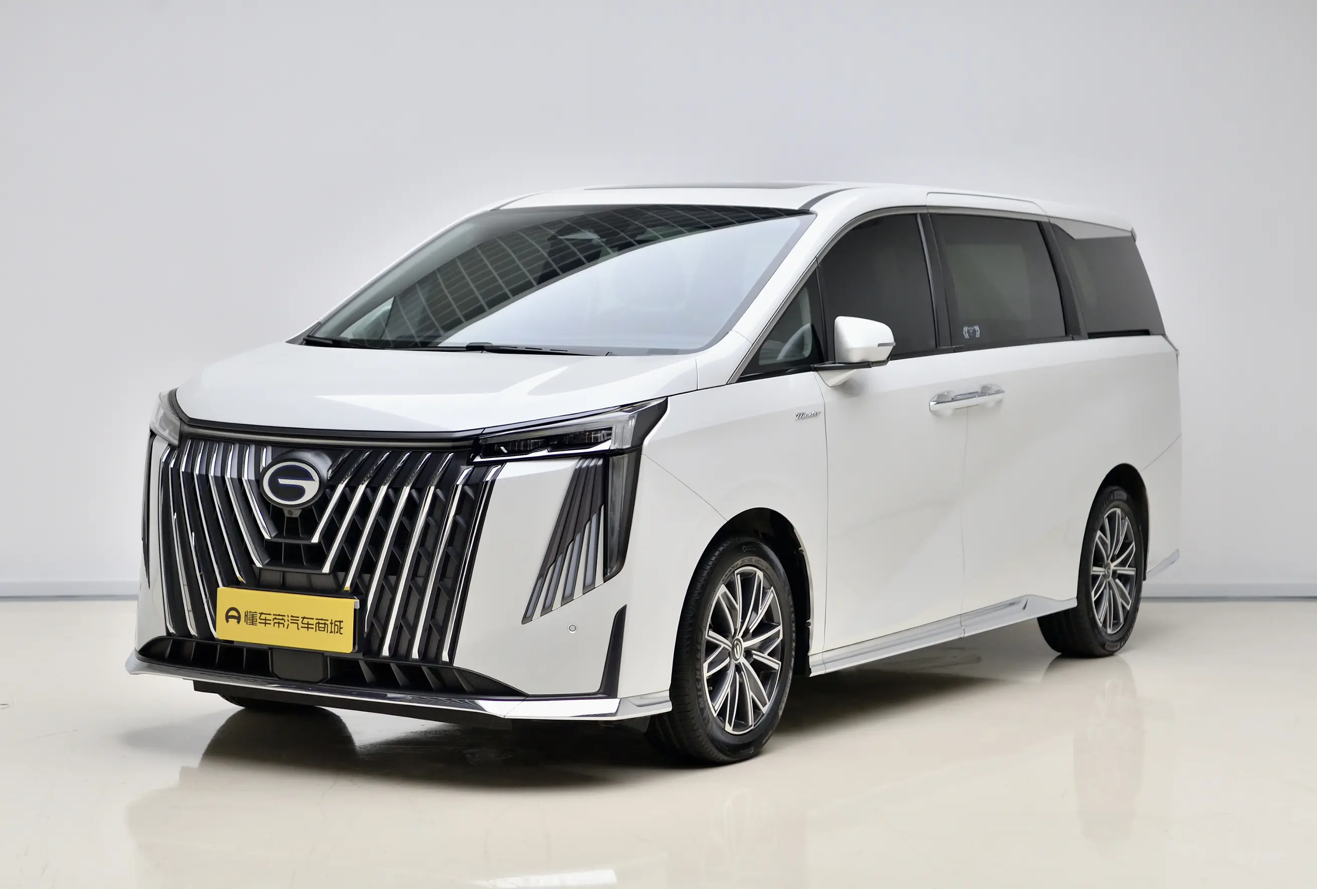 GAC Trumpchi M8  из Китая