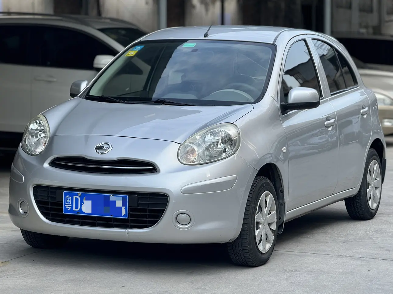 Nissan March  из Китая