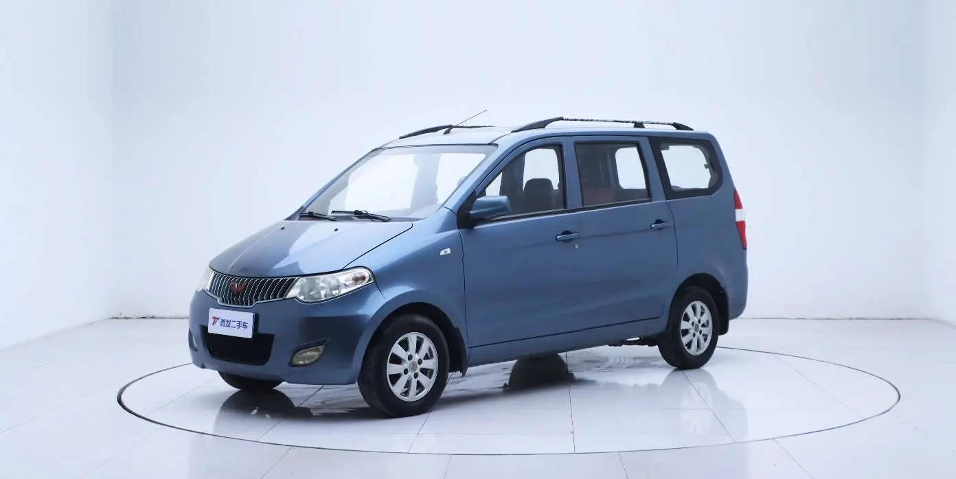 Wuling Hongguang  из Китая