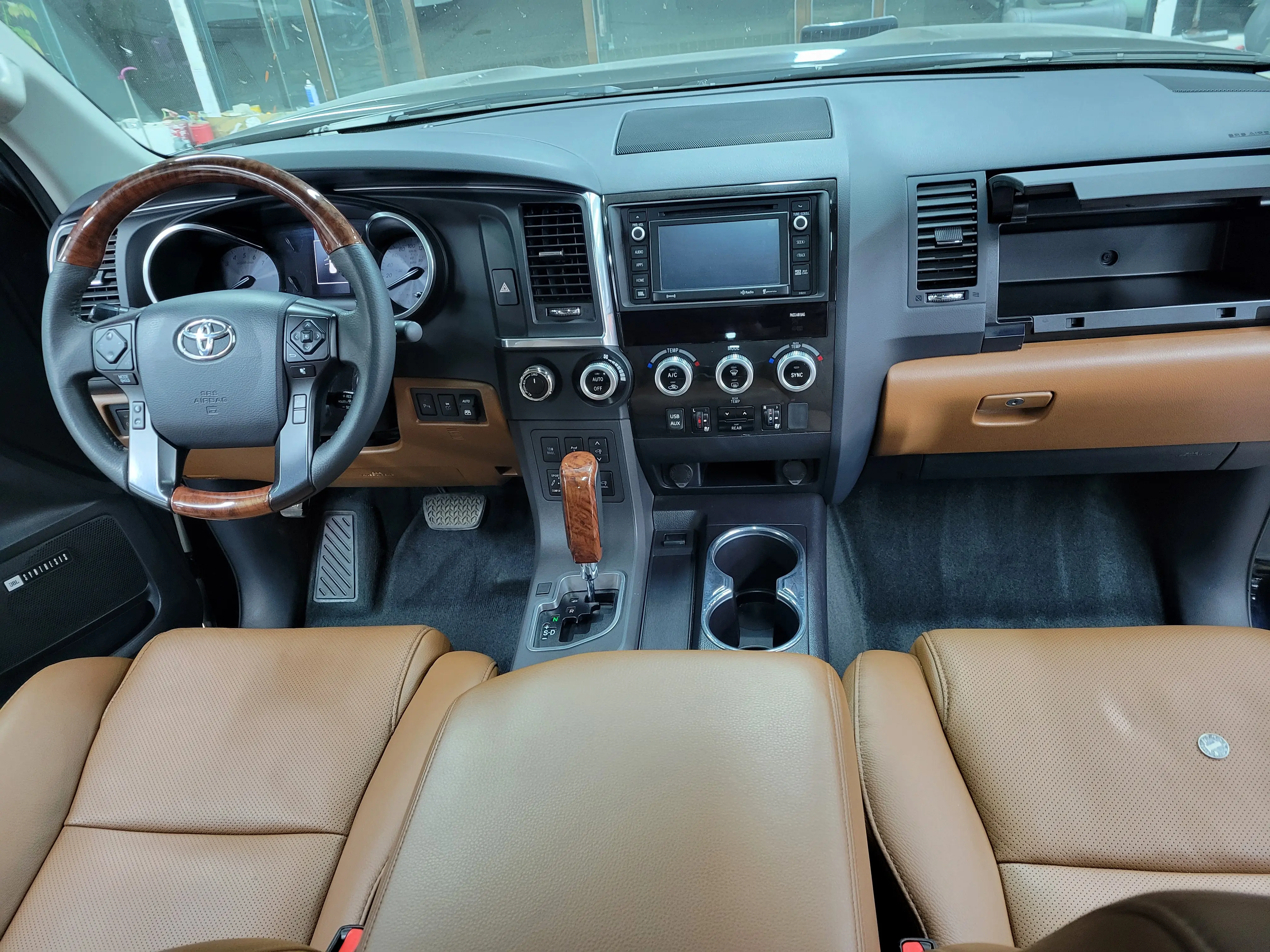 Toyota Sequoia
