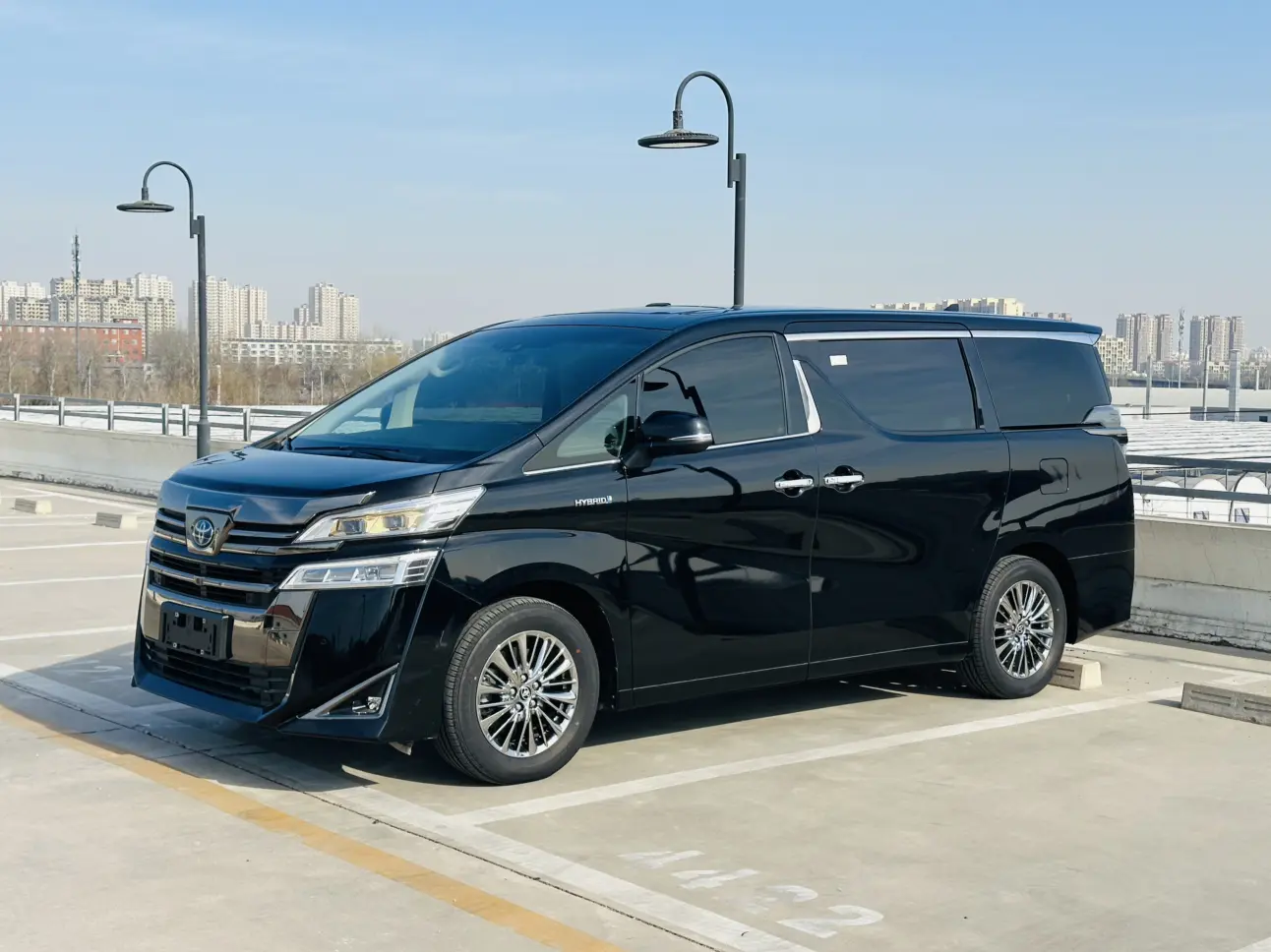 Toyota Crown Wellfire