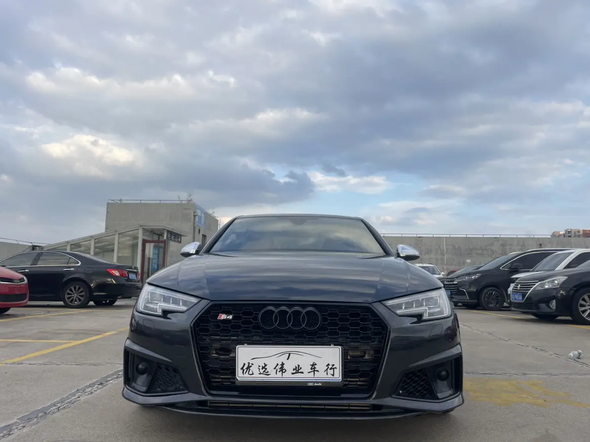 Audi S4  из Китая