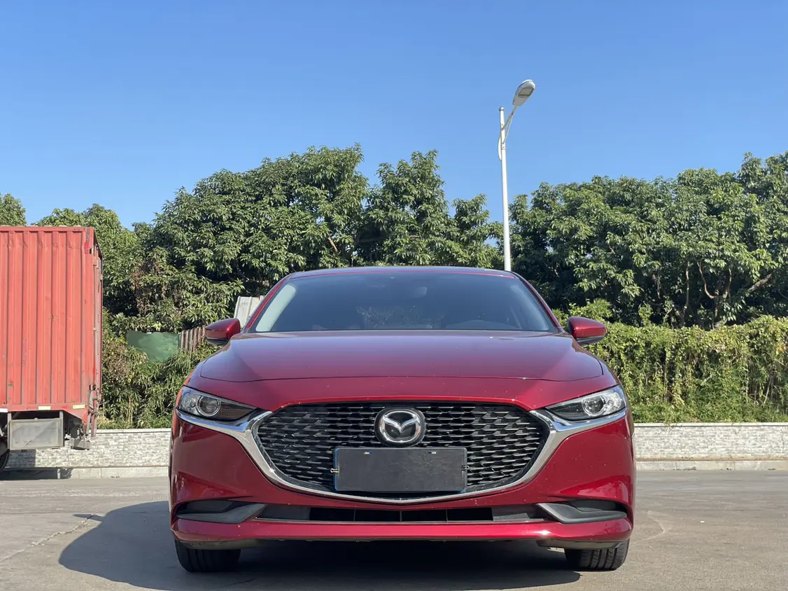Mazda Axela (Mazda3)  из Китая