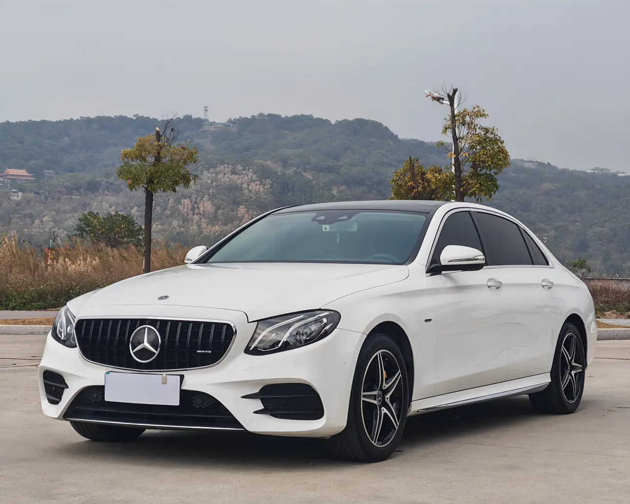 Mercedes-Benz E-Class  из Китая