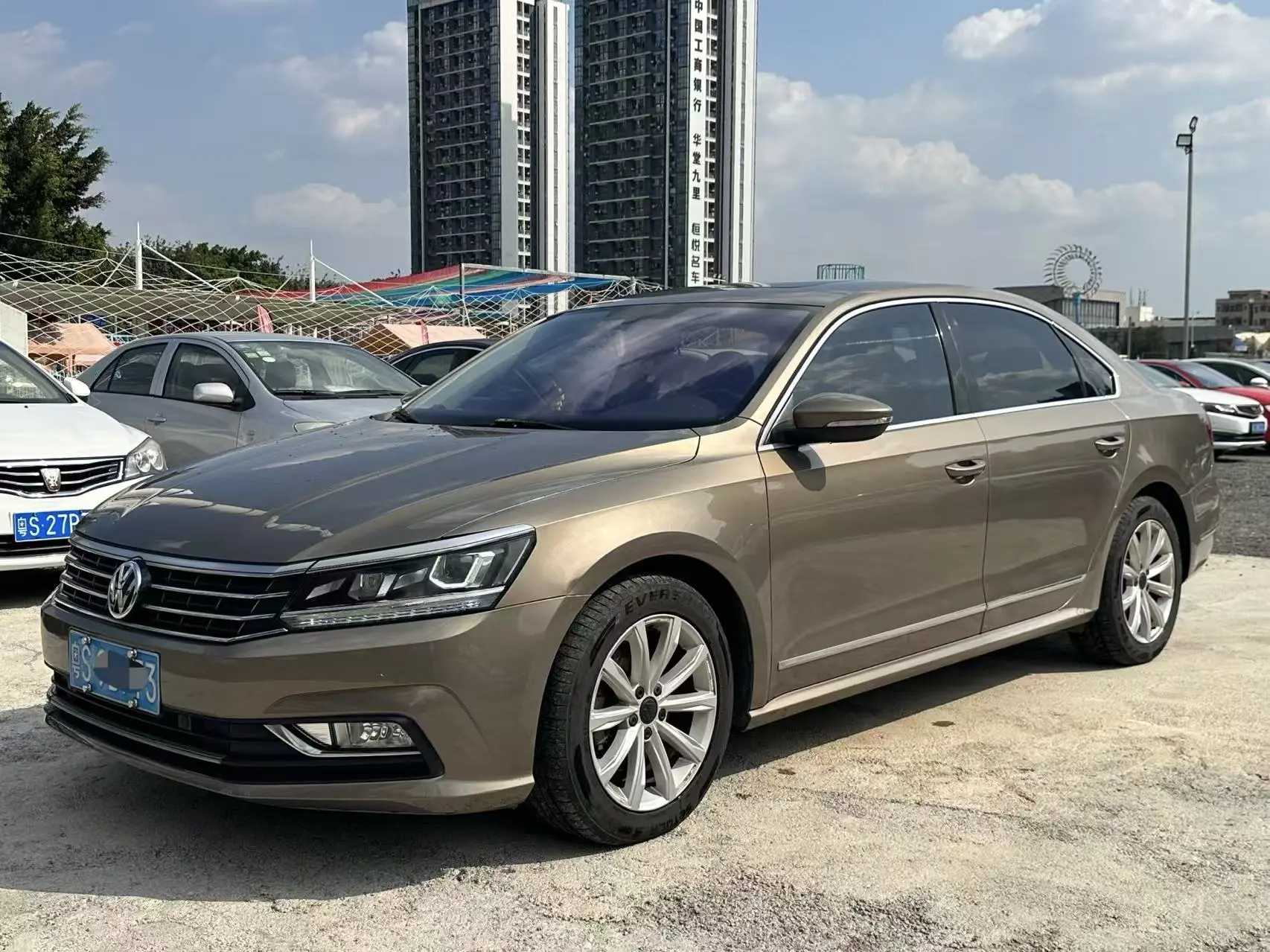 Volkswagen Passat  из Китая