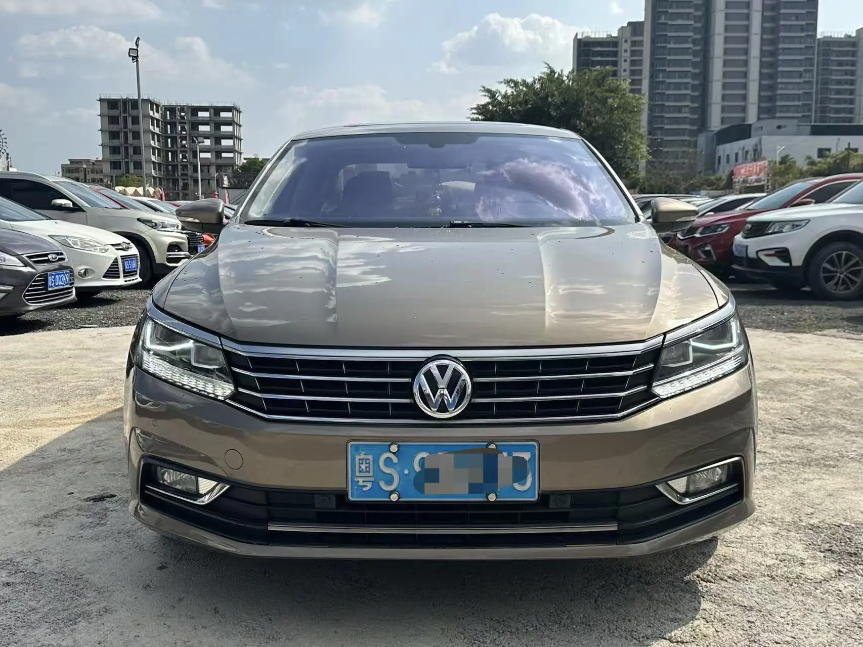 Volkswagen Passat  из Китая