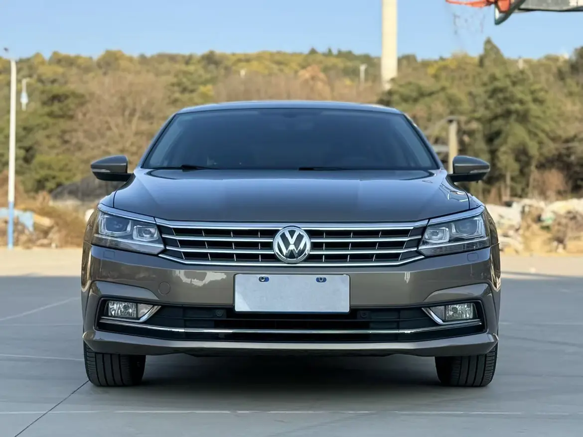 Volkswagen Passat  из Китая