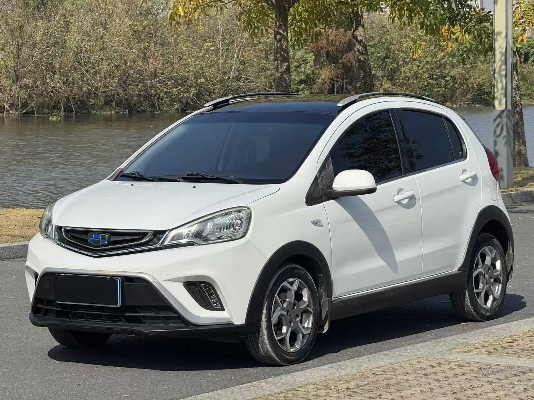 Geely Vision X1  из Китая