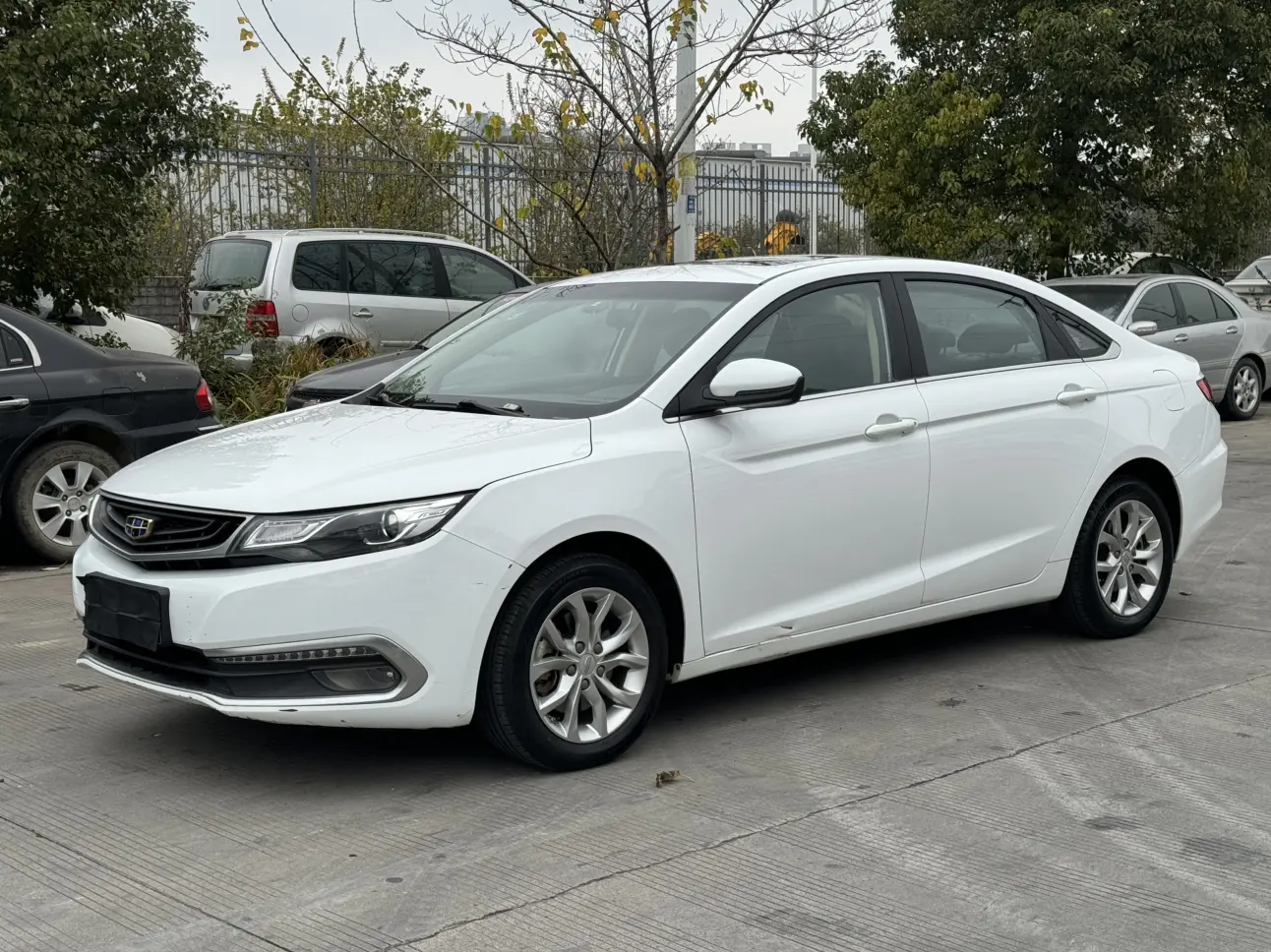 Geely Emgrand GL  из Китая