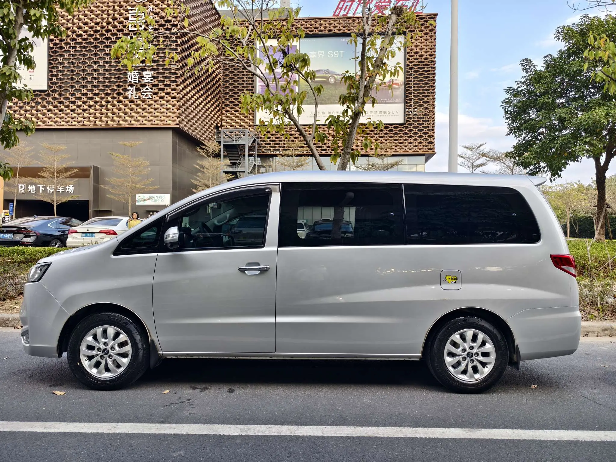 JAC Ruifeng M4  из Китая