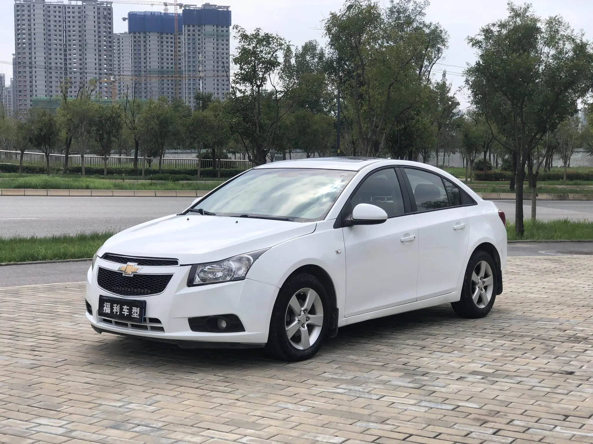 Chevrolet Monza (Cruze)  из Китая