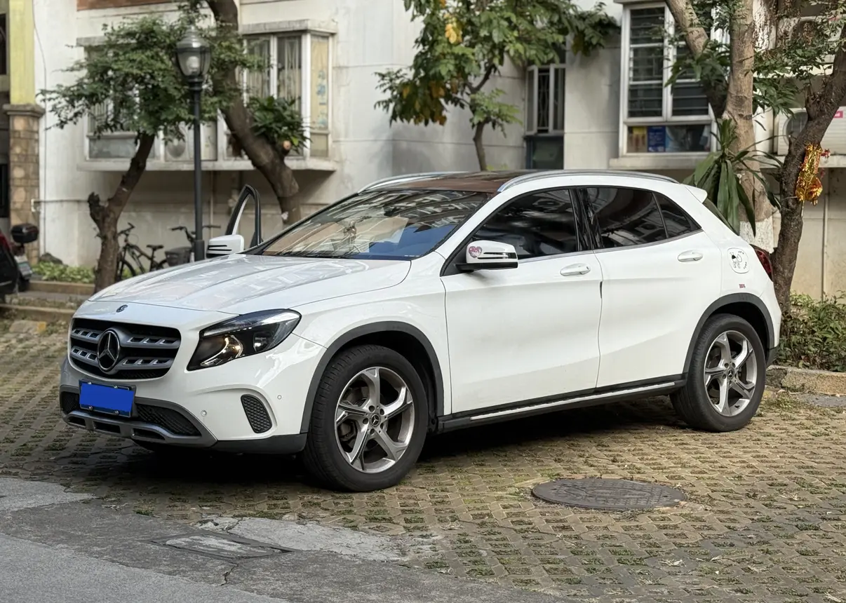 Mercedes-Benz GLA  из Китая