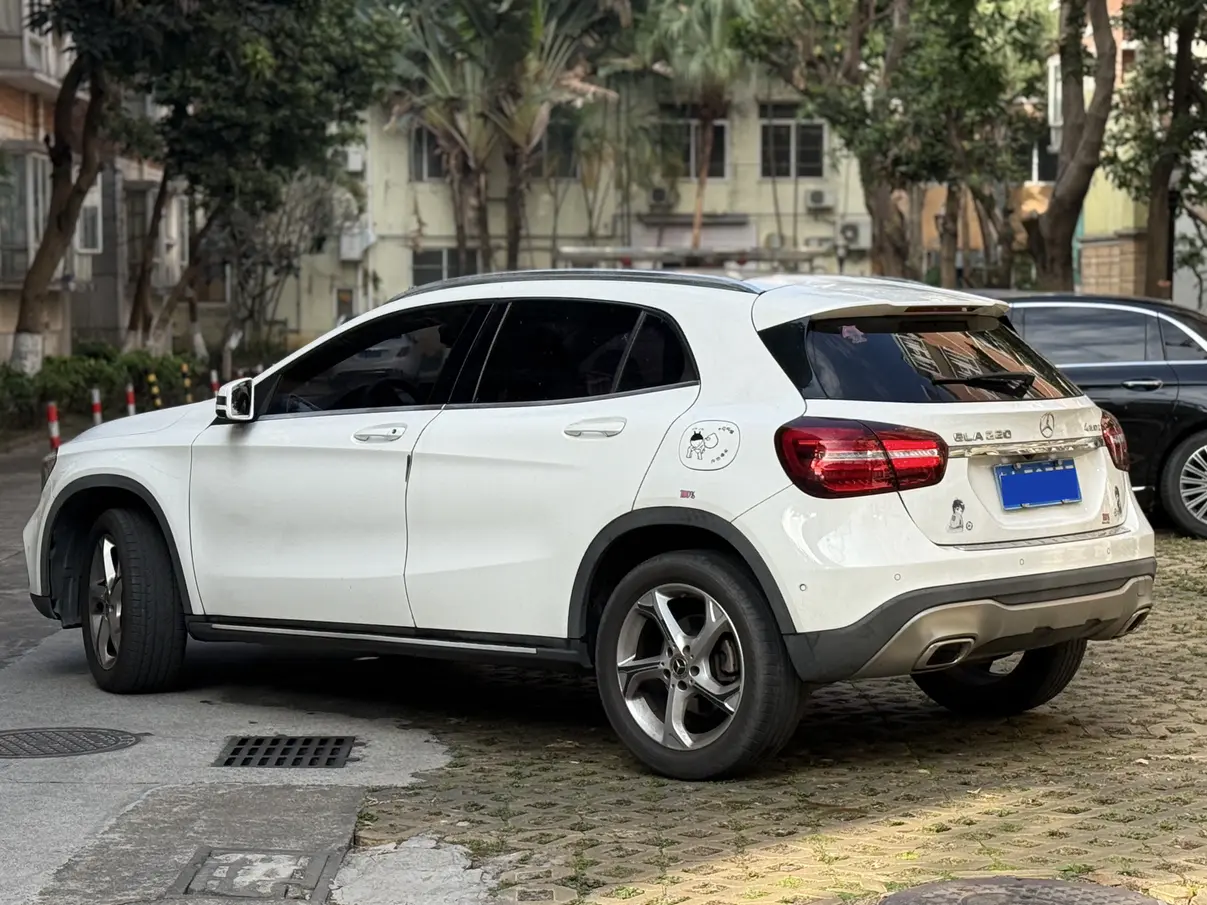 Mercedes-Benz GLA  из Китая