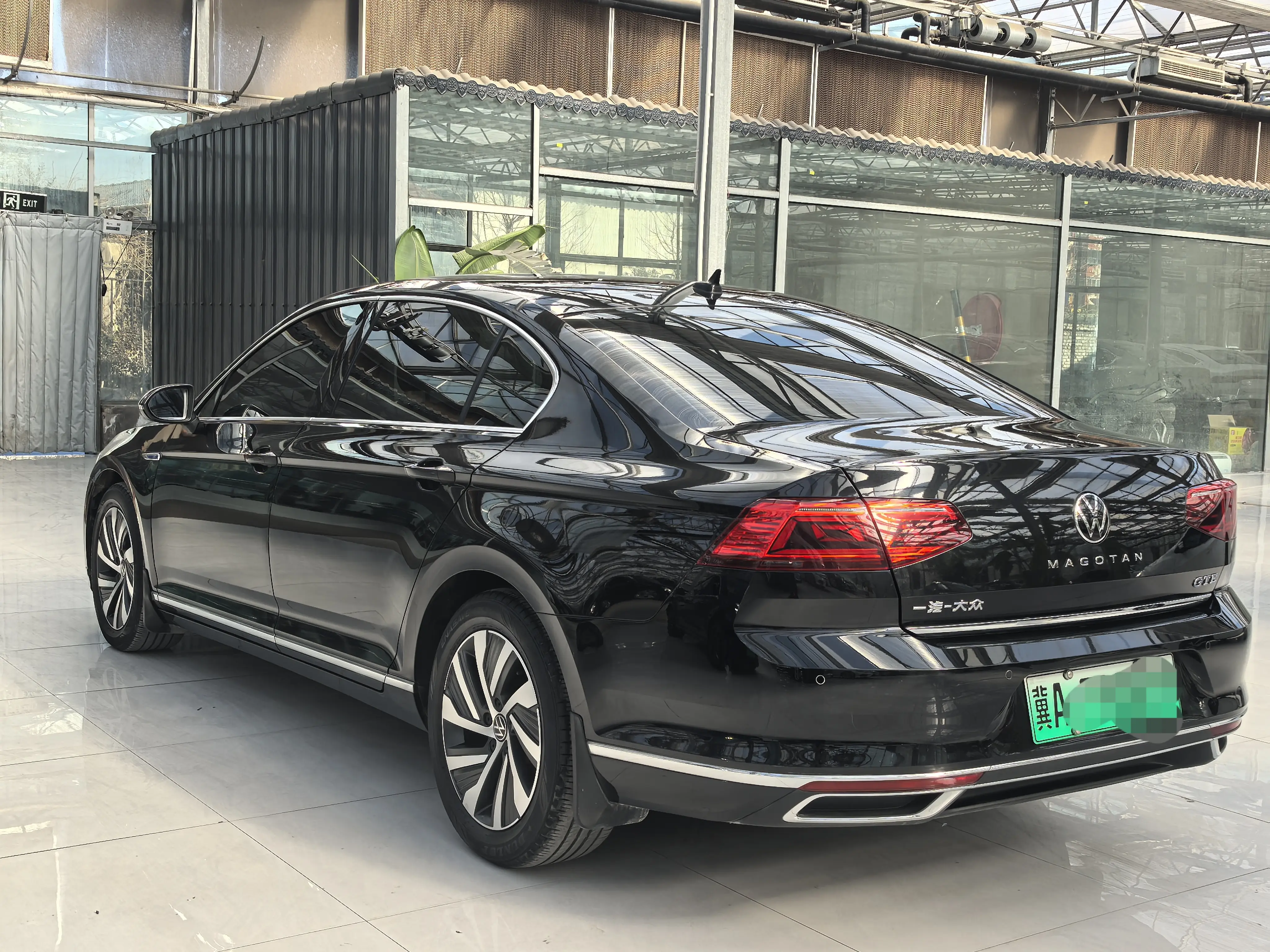 Volkswagen Magotan PHEV  из Китая