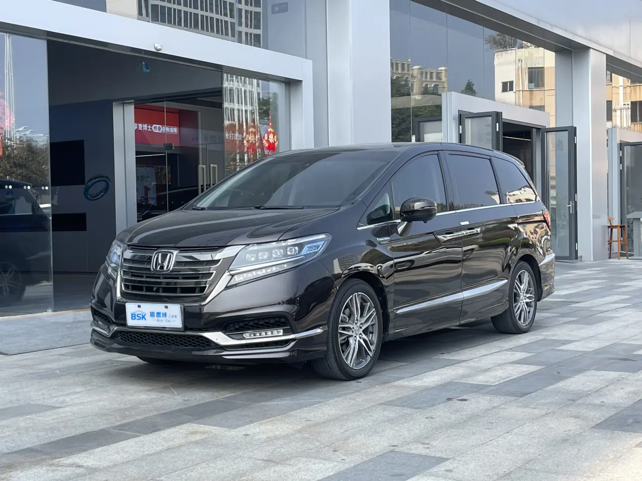 Honda Elysion (Alison)  из Китая