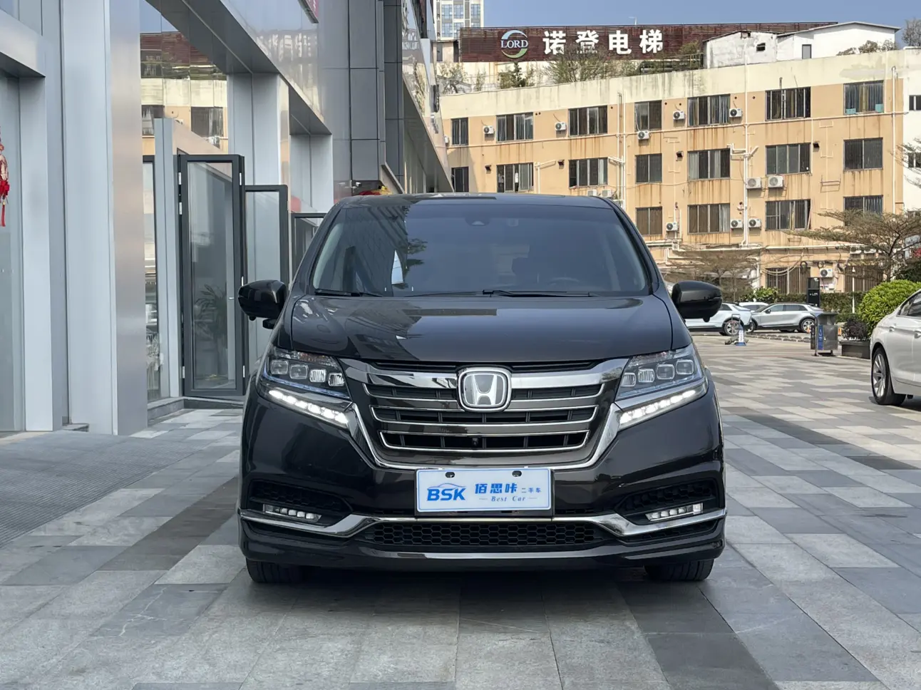 Honda Elysion (Alison)  из Китая