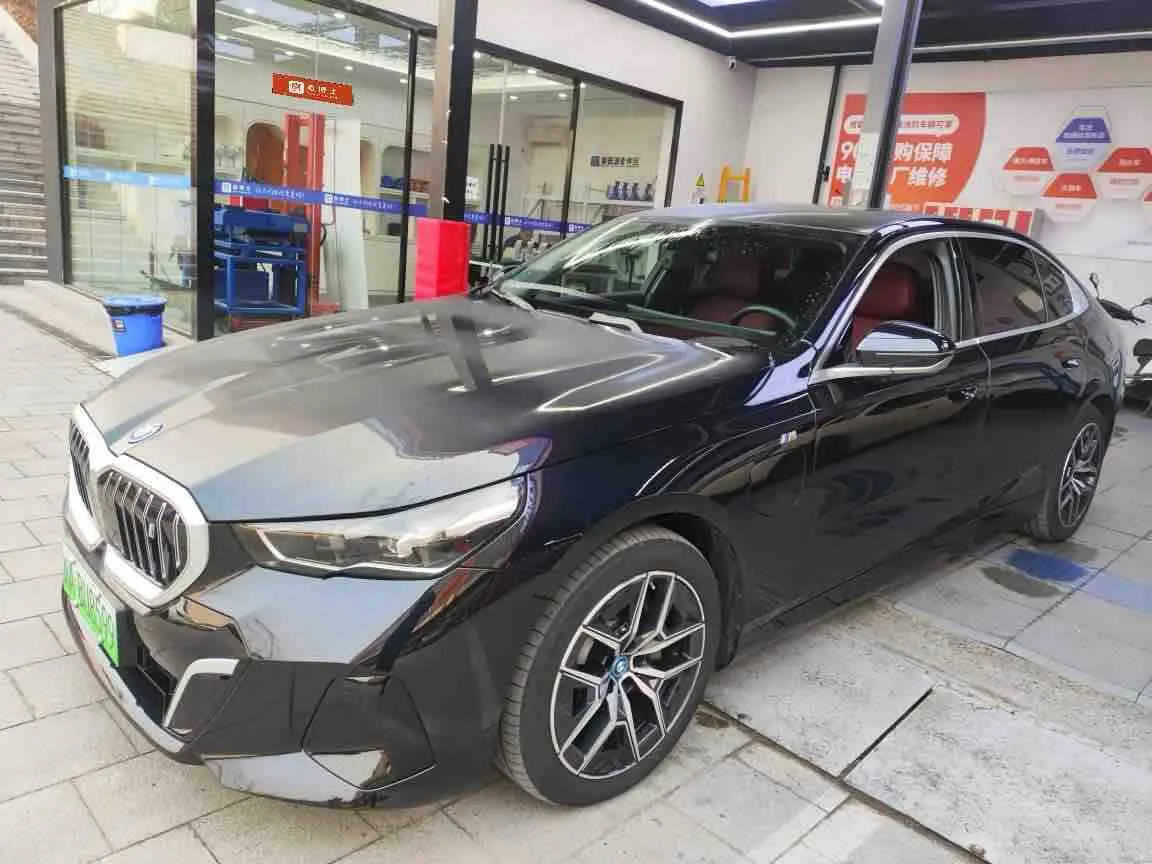 BMW i5  из Китая