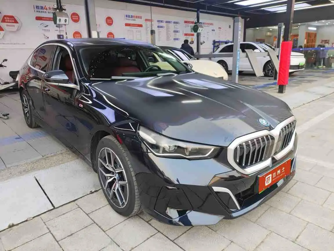 BMW i5  из Китая