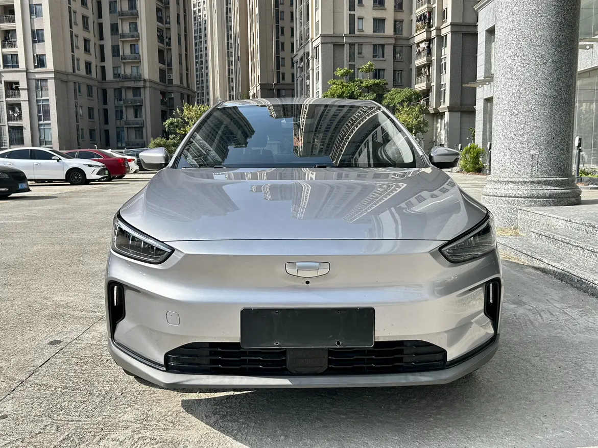 Geely Geometry C  из Китая